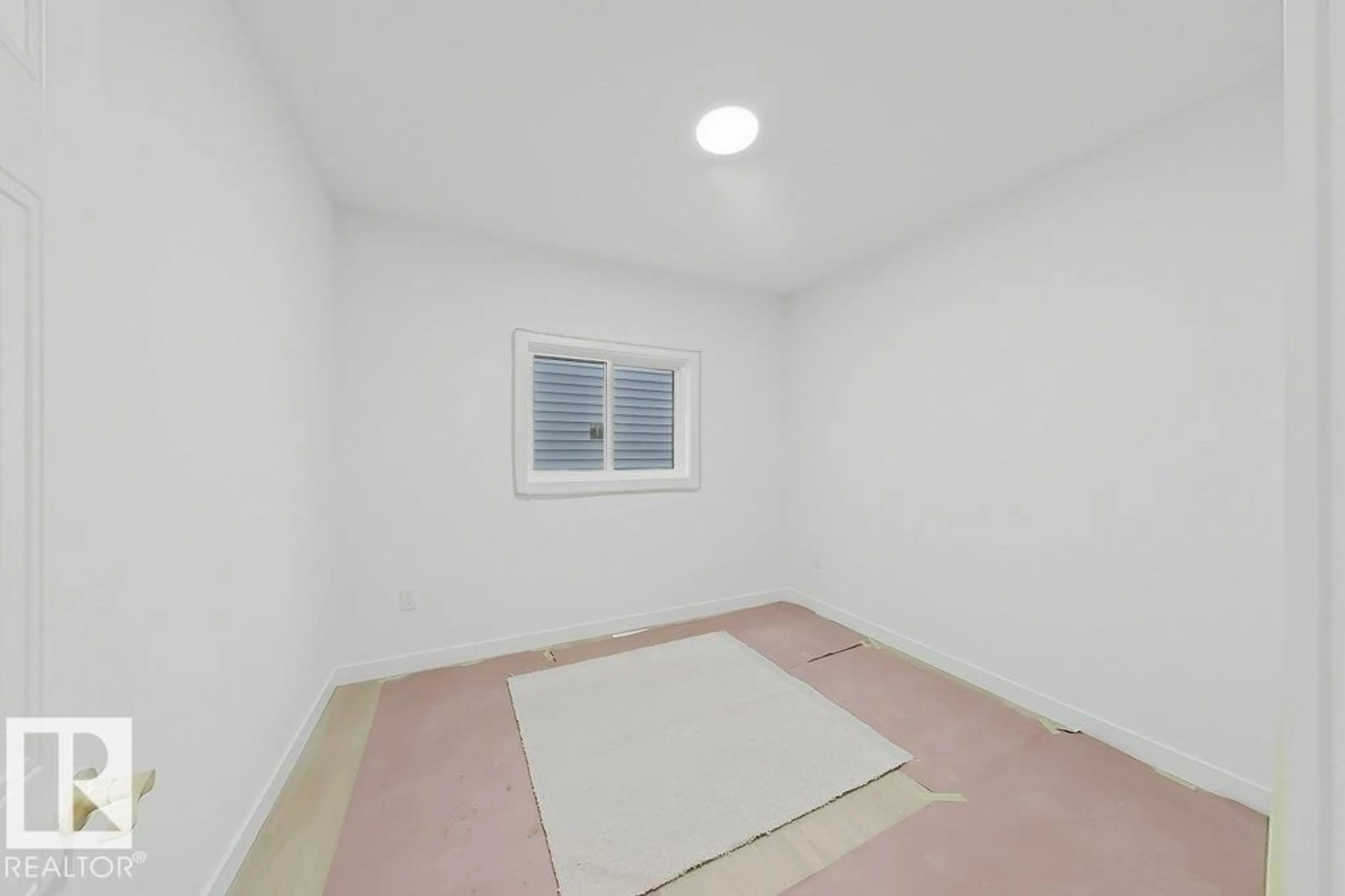 A pic of a room for 9736 73 AV, Edmonton Alberta T6E1B4