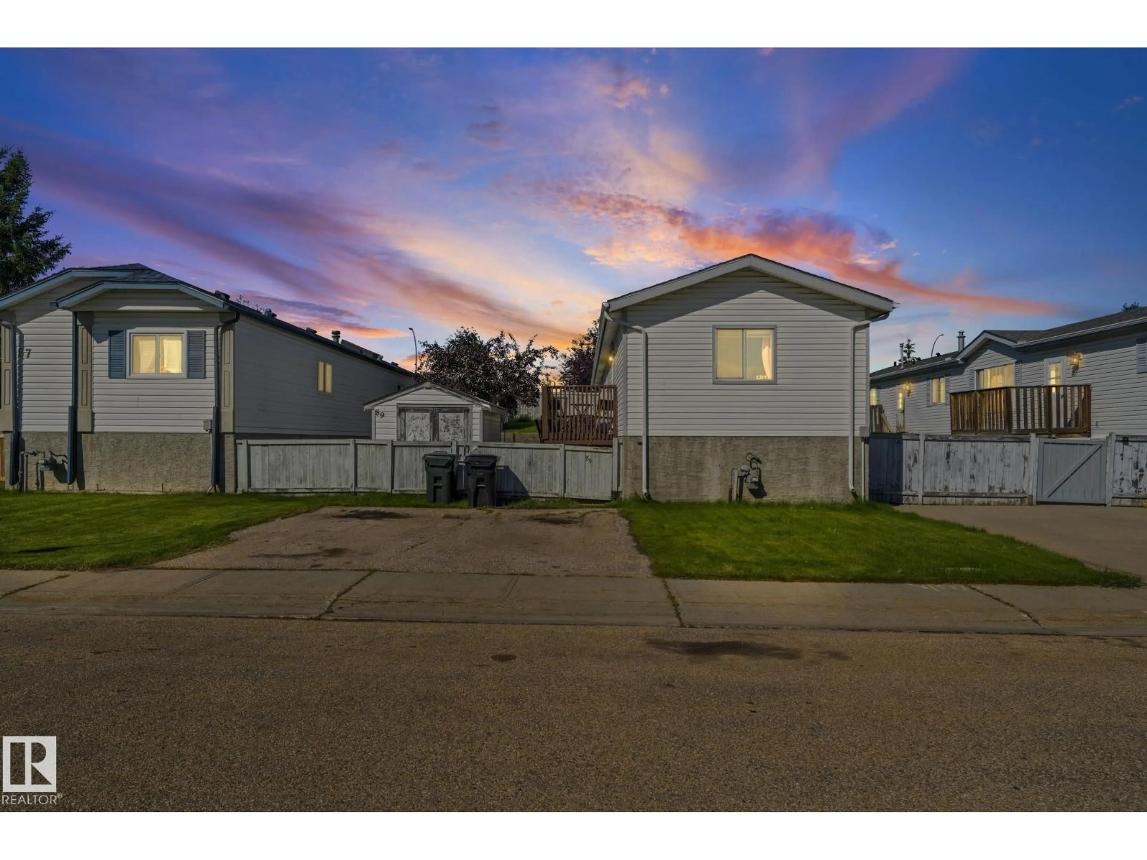 A pic from outside/outdoor area/front of a property/back of a property/a pic from drone, street for 89 SPRINGFIELD CR, Spruce Grove Alberta T7X3H9