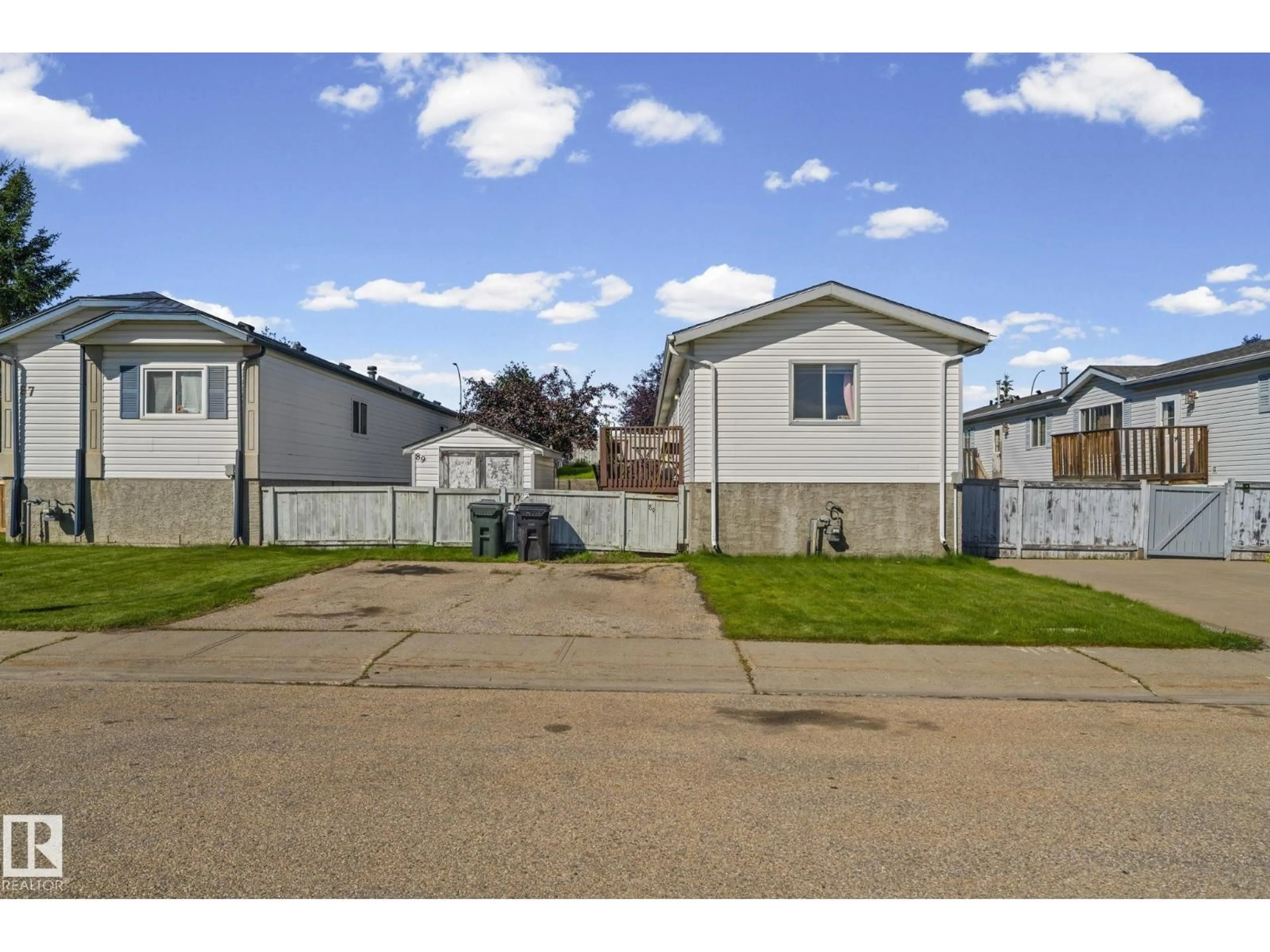 A pic from outside/outdoor area/front of a property/back of a property/a pic from drone, street for 89 SPRINGFIELD CR, Spruce Grove Alberta T7X3H9