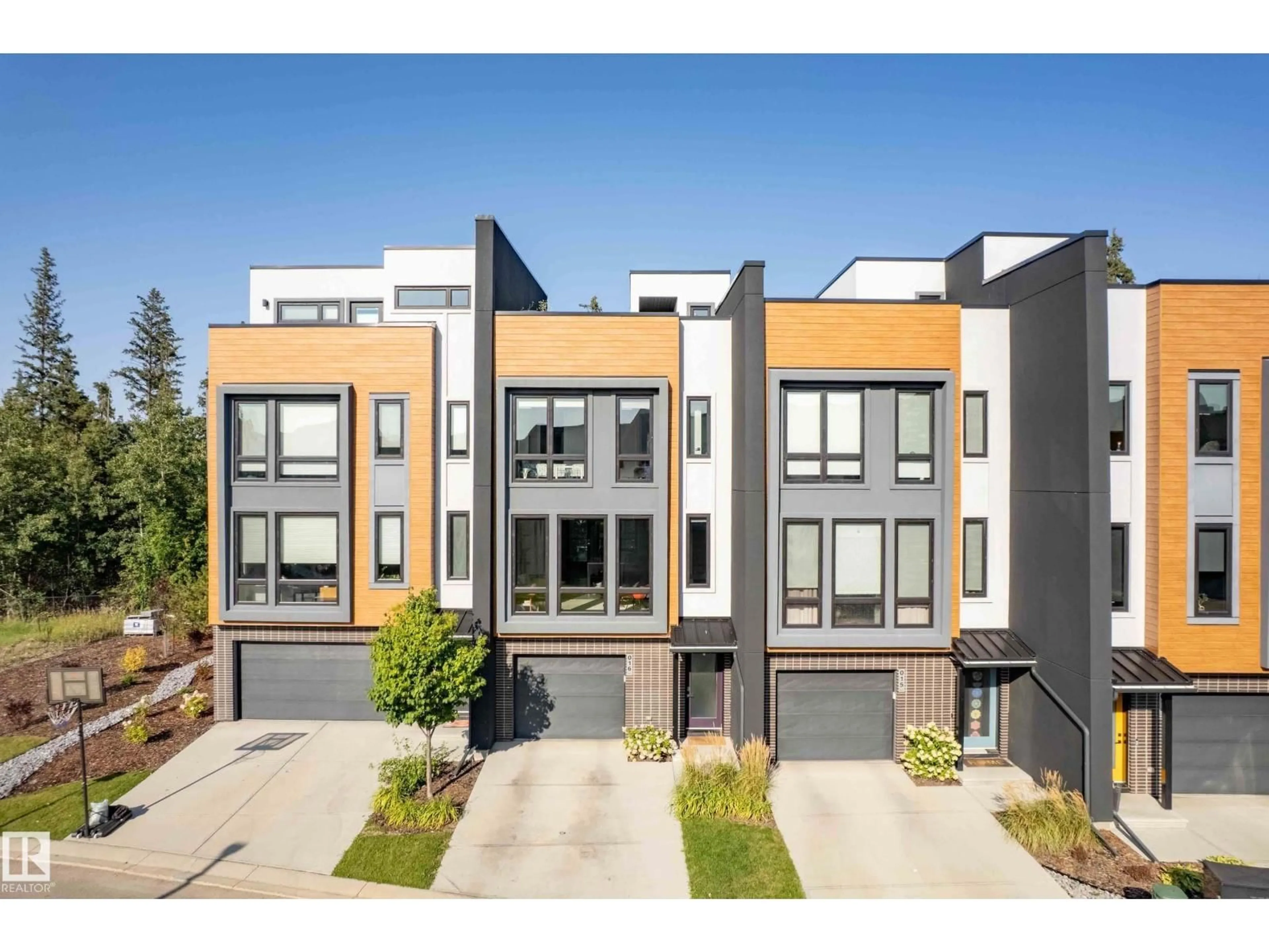 A pic from outside/outdoor area/front of a property/back of a property/a pic from drone, street for 16 - 1304 RUTHERFORD RD, Edmonton Alberta T6W0B4