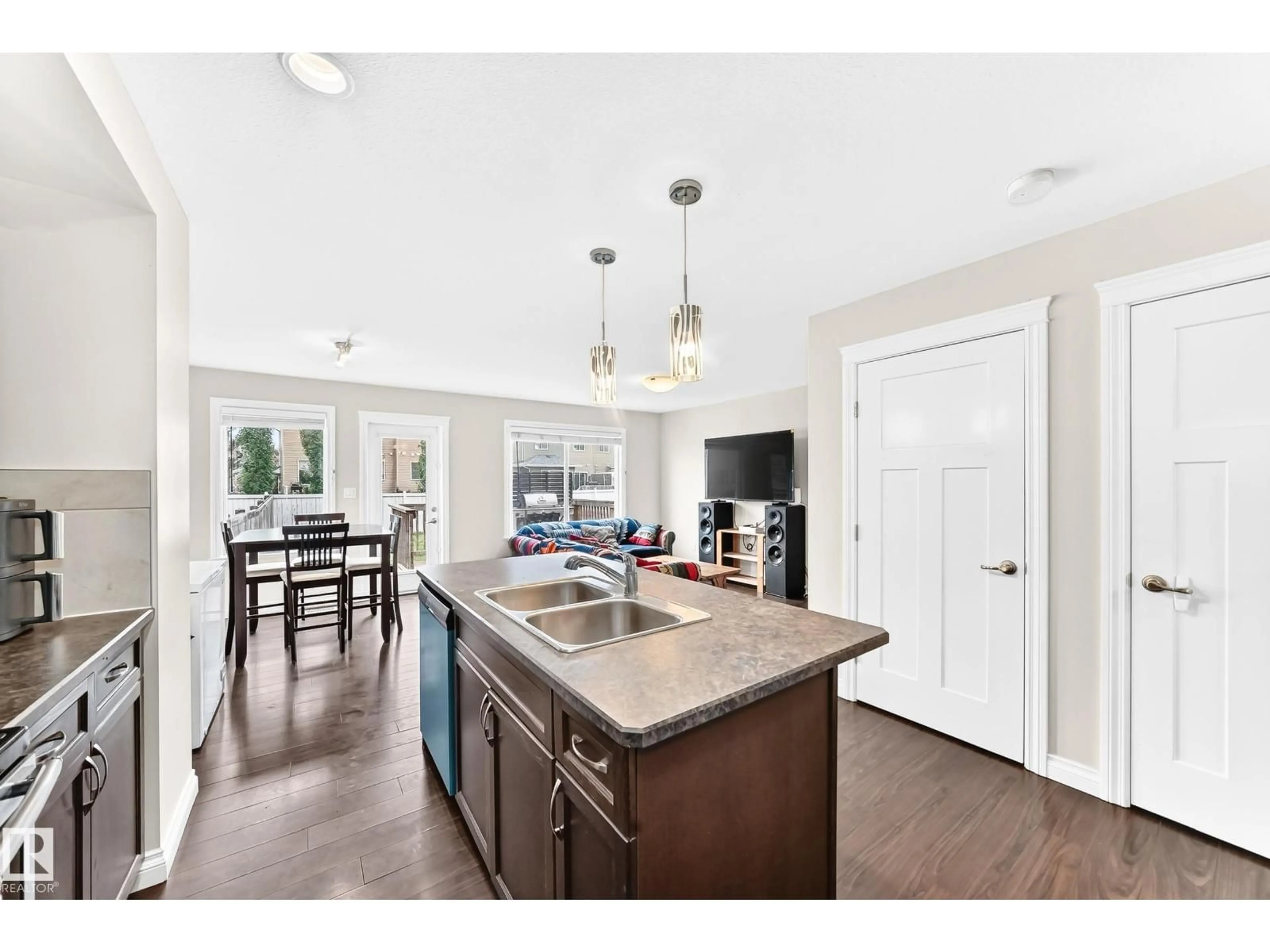 Open concept kitchen, unknown for 258 STURTZ BN, Leduc Alberta T9E0X4