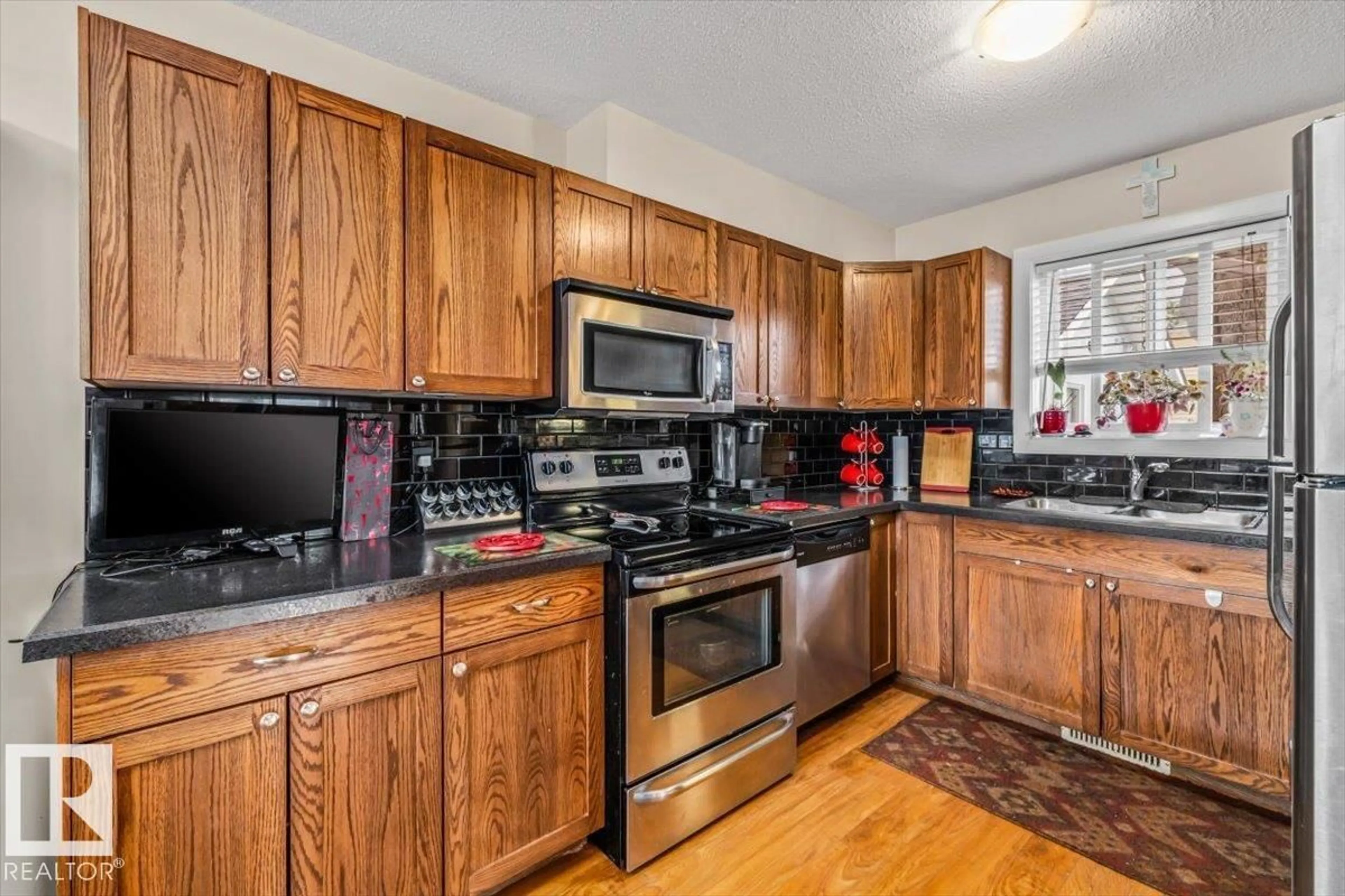 Standard kitchen, unknown for 11436 88 ST, Edmonton Alberta T5B3R1