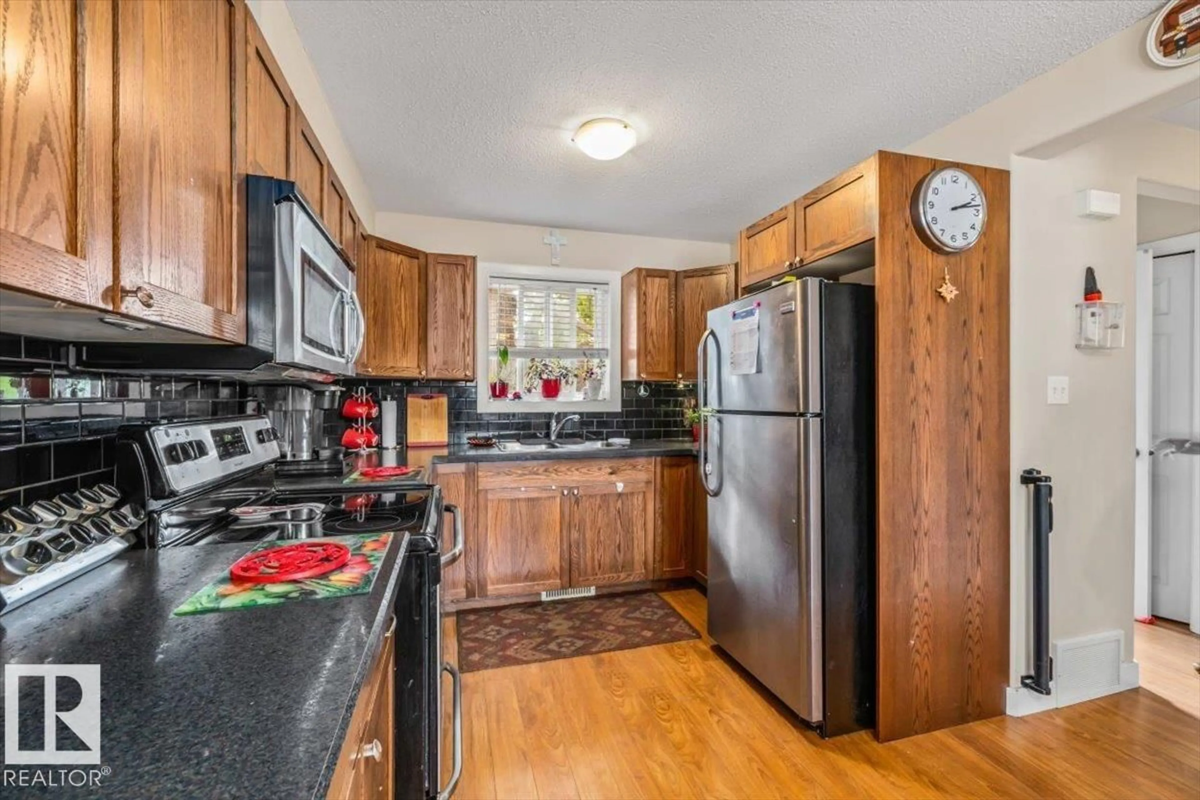 Standard kitchen, unknown for 11436 88 ST, Edmonton Alberta T5B3R1