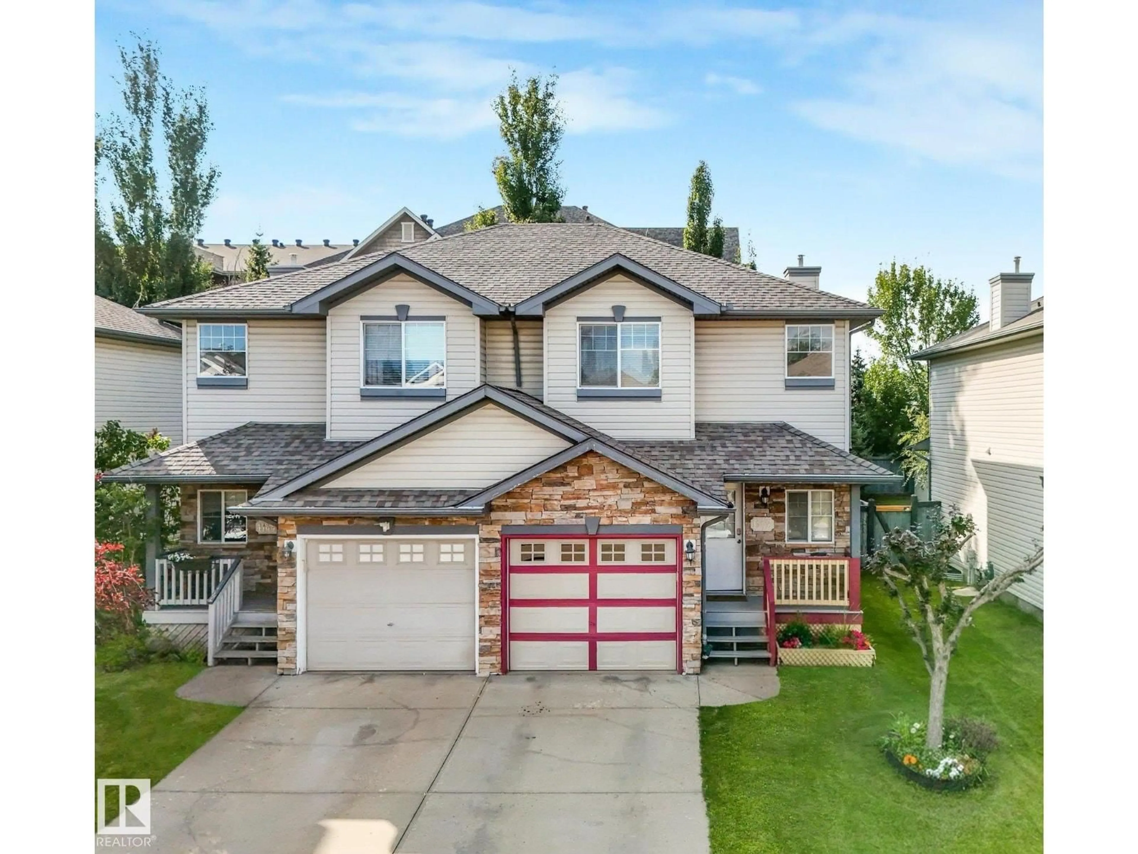 A pic from outside/outdoor area/front of a property/back of a property/a pic from drone, street for 1142 BARNES WAY SW, Edmonton Alberta T6W1G7