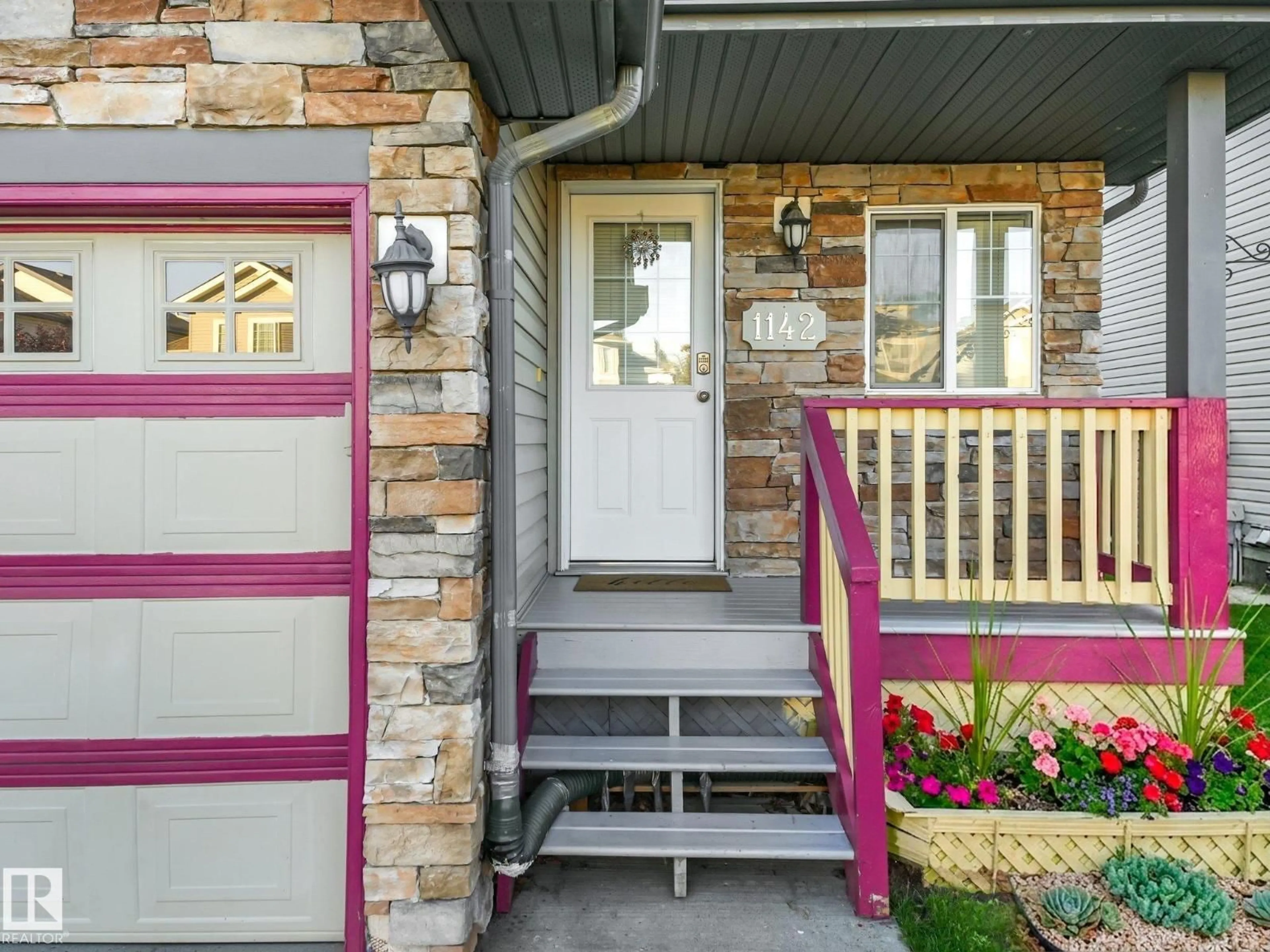 Unknown for 1142 BARNES WAY SW, Edmonton Alberta T6W1G7