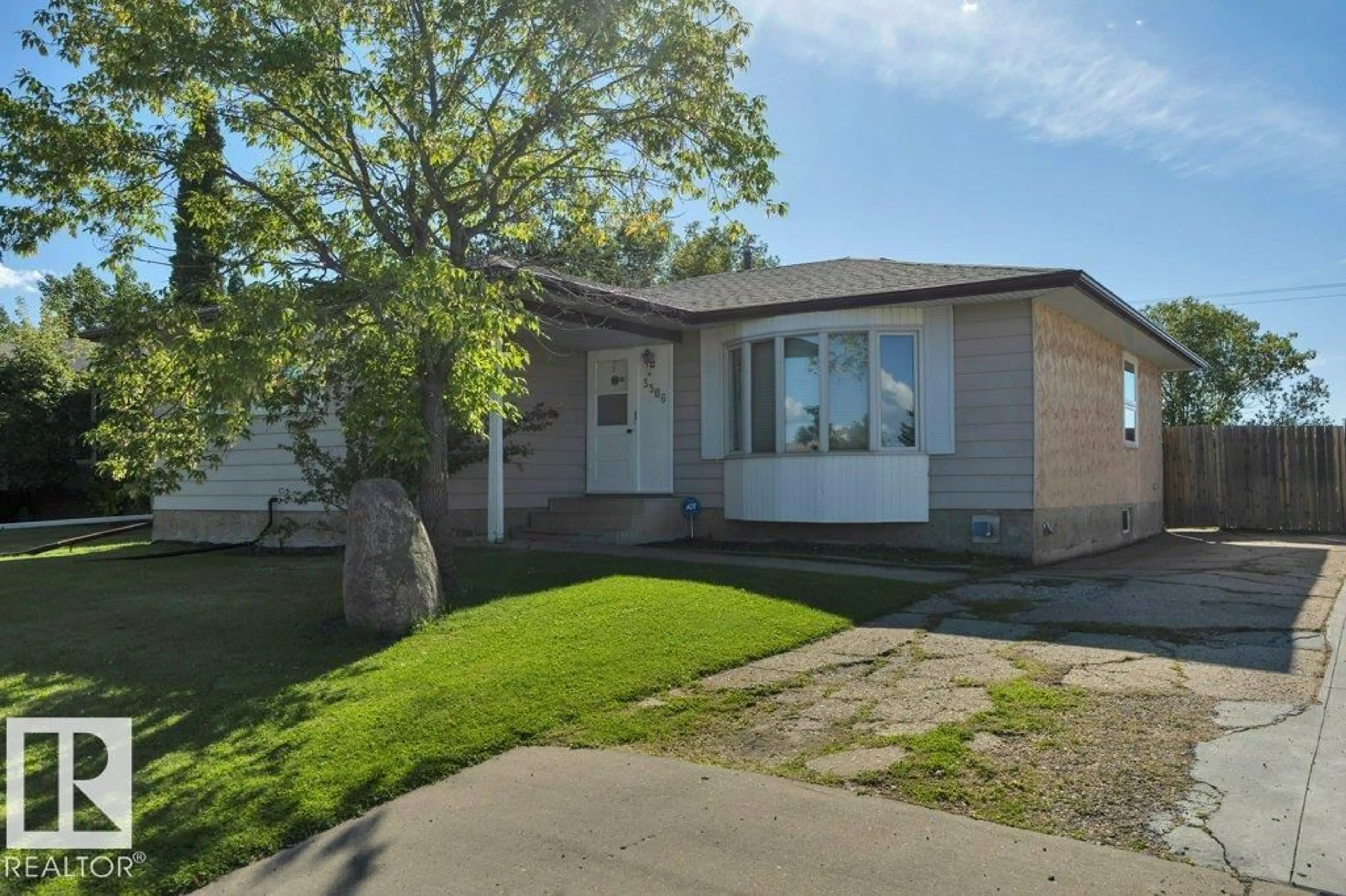 Home with vinyl exterior material, street for 3506 44 ST, Leduc Alberta T9E6B1