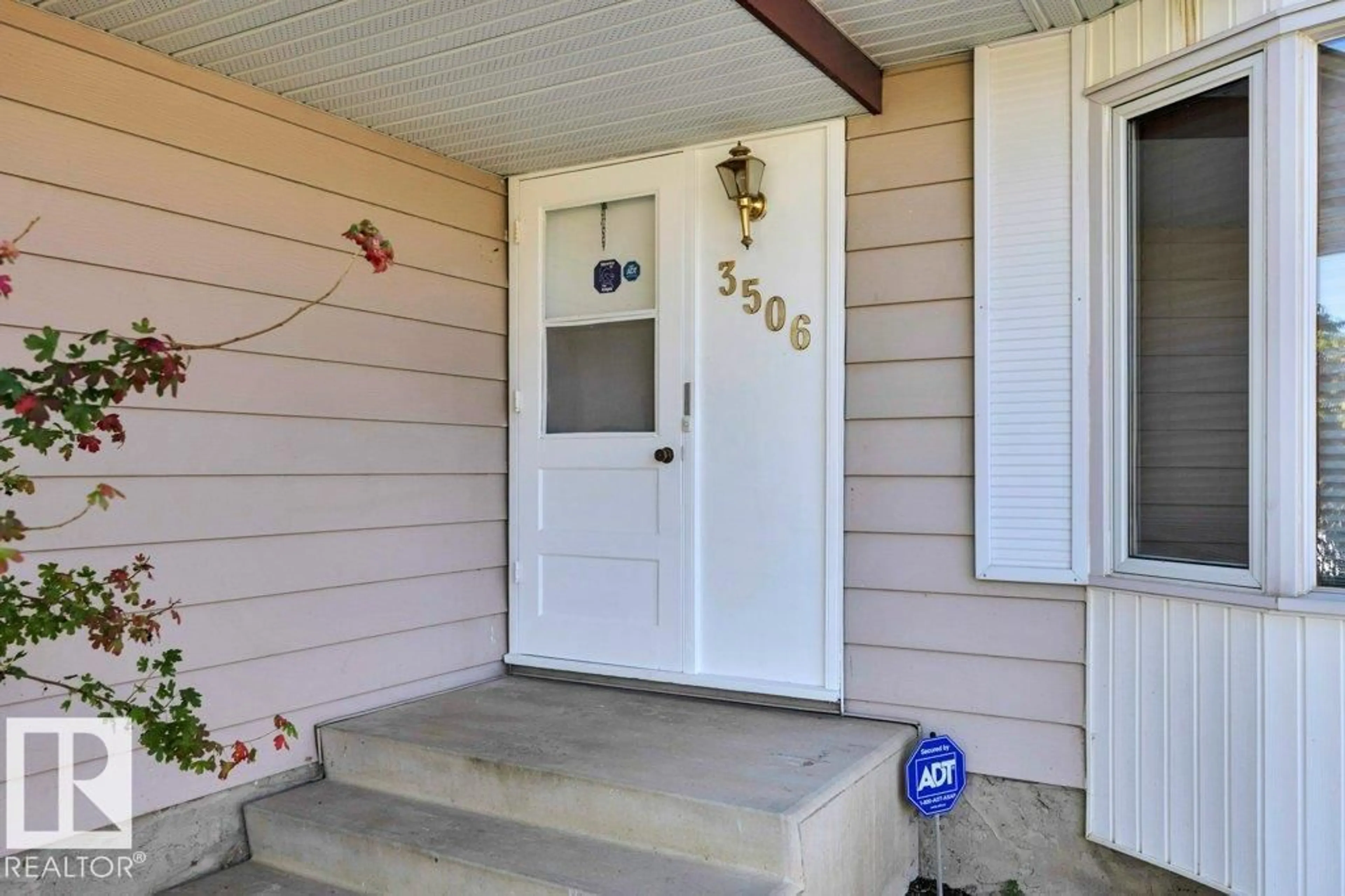 Indoor entryway for 3506 44 ST, Leduc Alberta T9E6B1