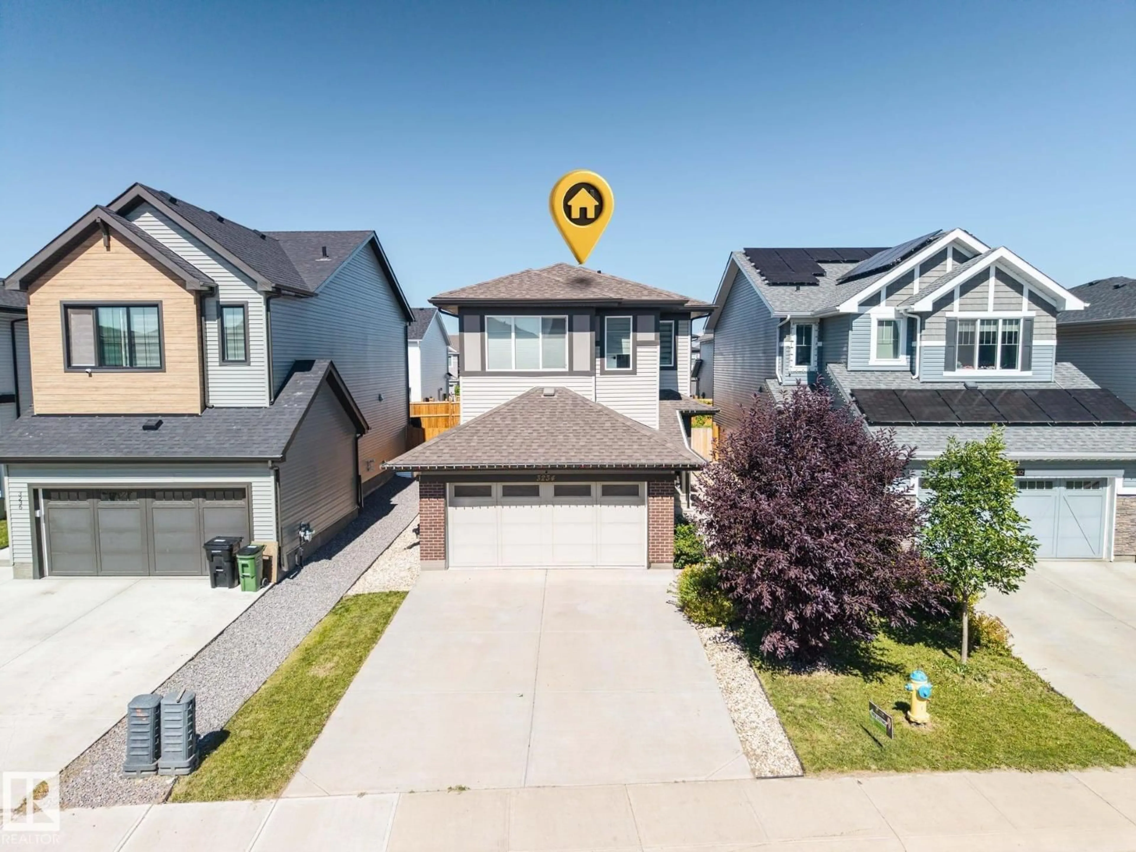 A pic from outside/outdoor area/front of a property/back of a property/a pic from drone, street for 3234 CHERNOWSKI WY, Edmonton Alberta T6W4G4