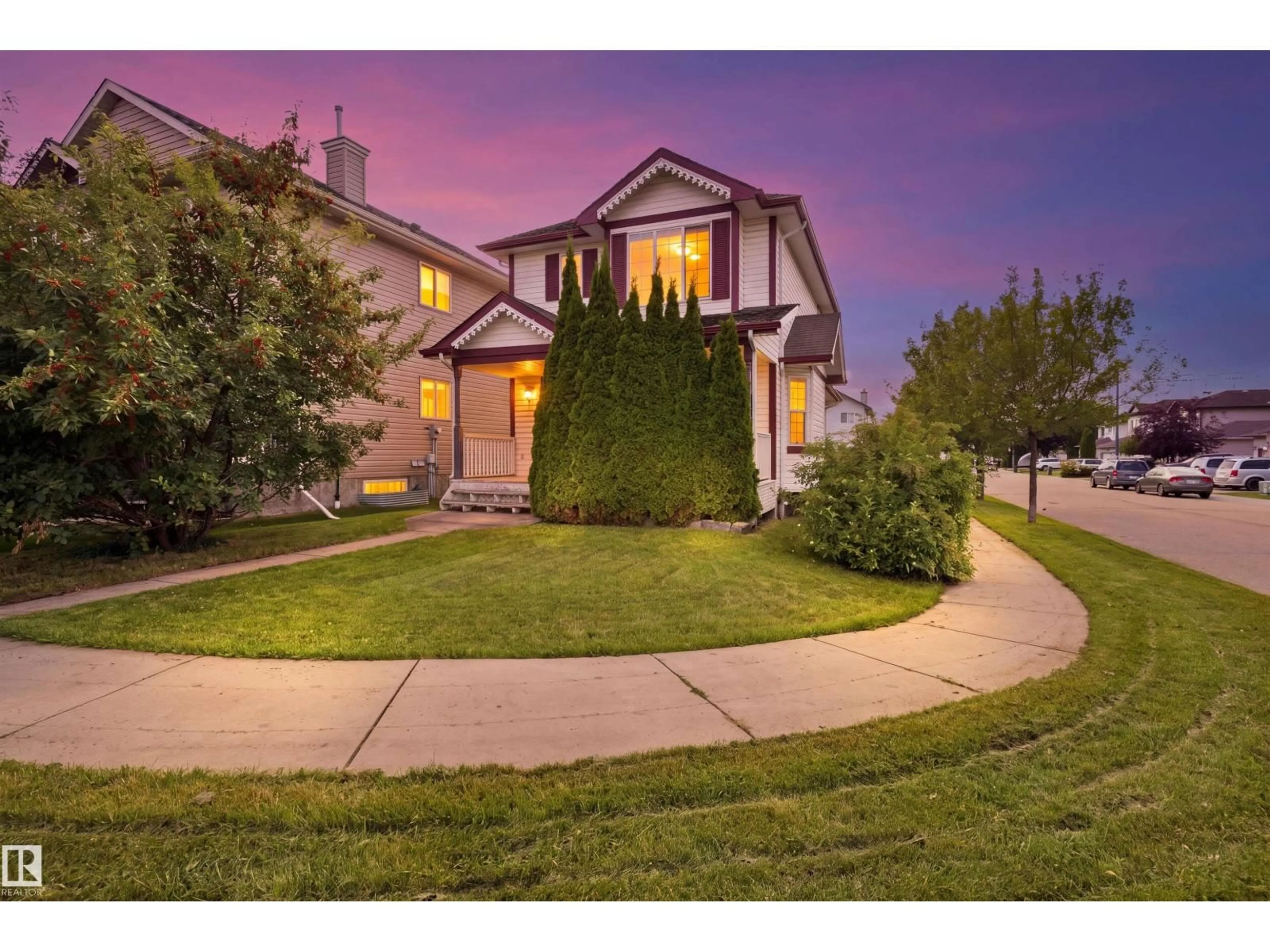 A pic from outside/outdoor area/front of a property/back of a property/a pic from drone, street for SW - 204 84 ST, Edmonton Alberta T6X1H6