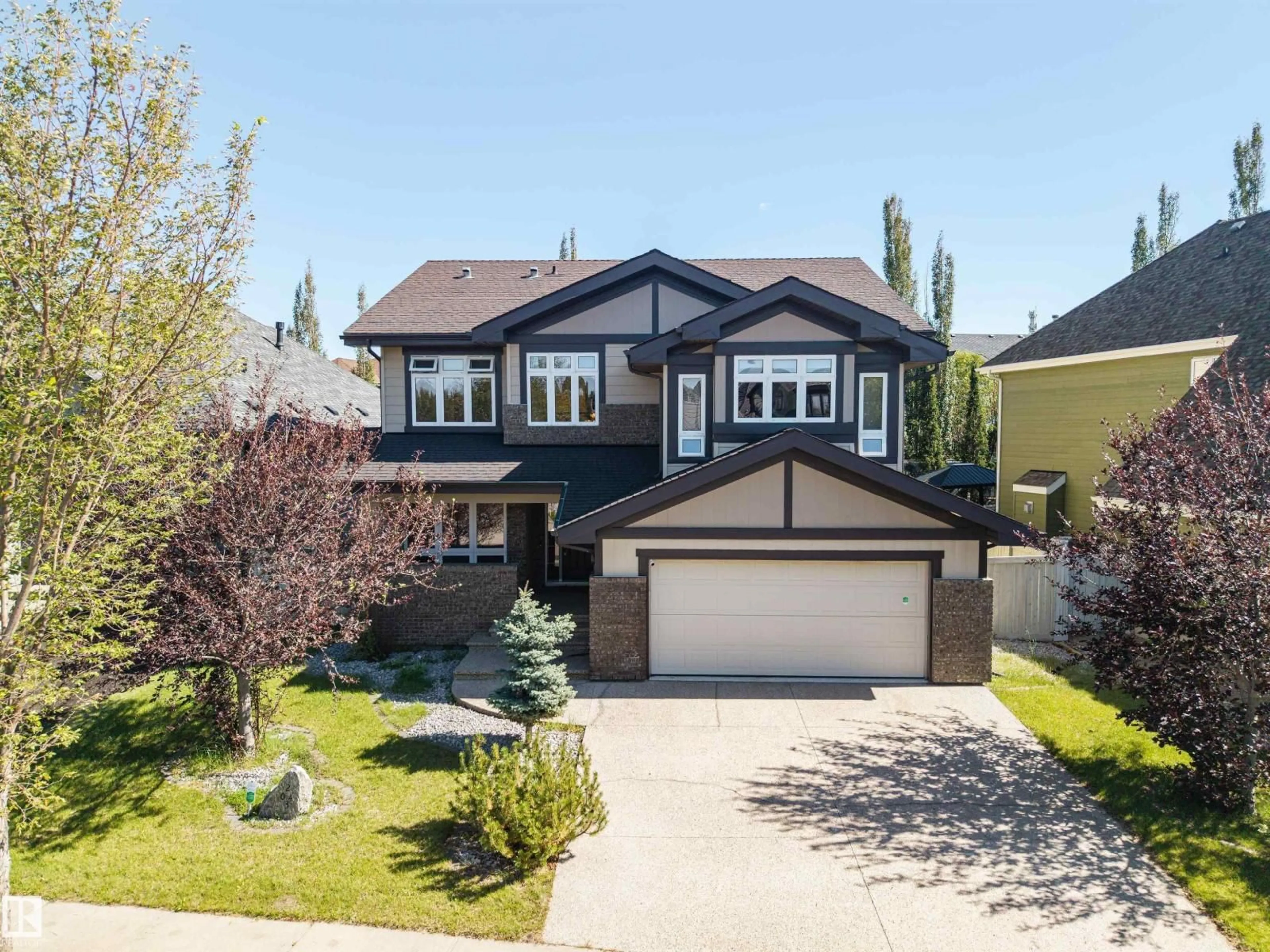 A pic from outside/outdoor area/front of a property/back of a property/a pic from drone, street for 2043 CAMERON RAVINE WAY, Edmonton Alberta T6M0L2