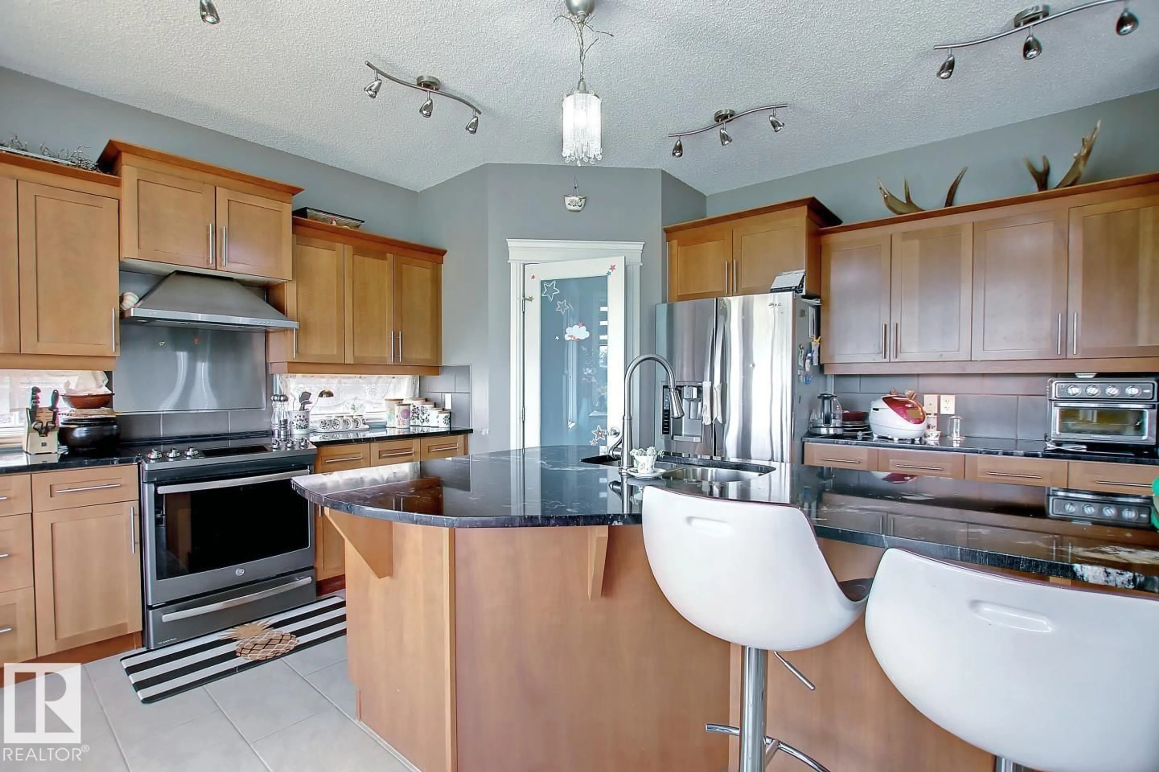 Contemporary kitchen, unknown for 6175 STINSON WY, Edmonton Alberta T6R0K3