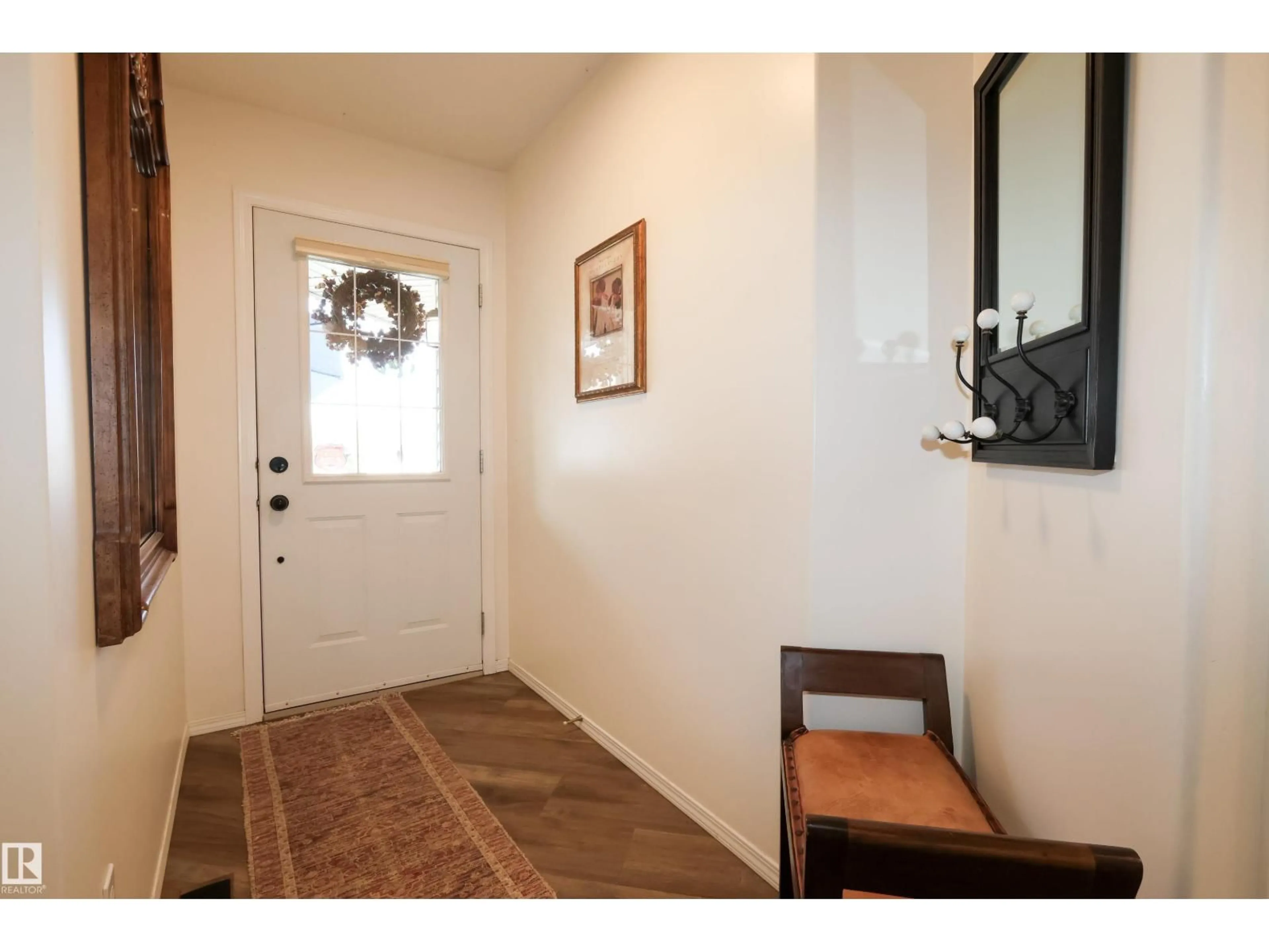 Indoor entryway for 9826 100A AV, Morinville Alberta T8R1T1