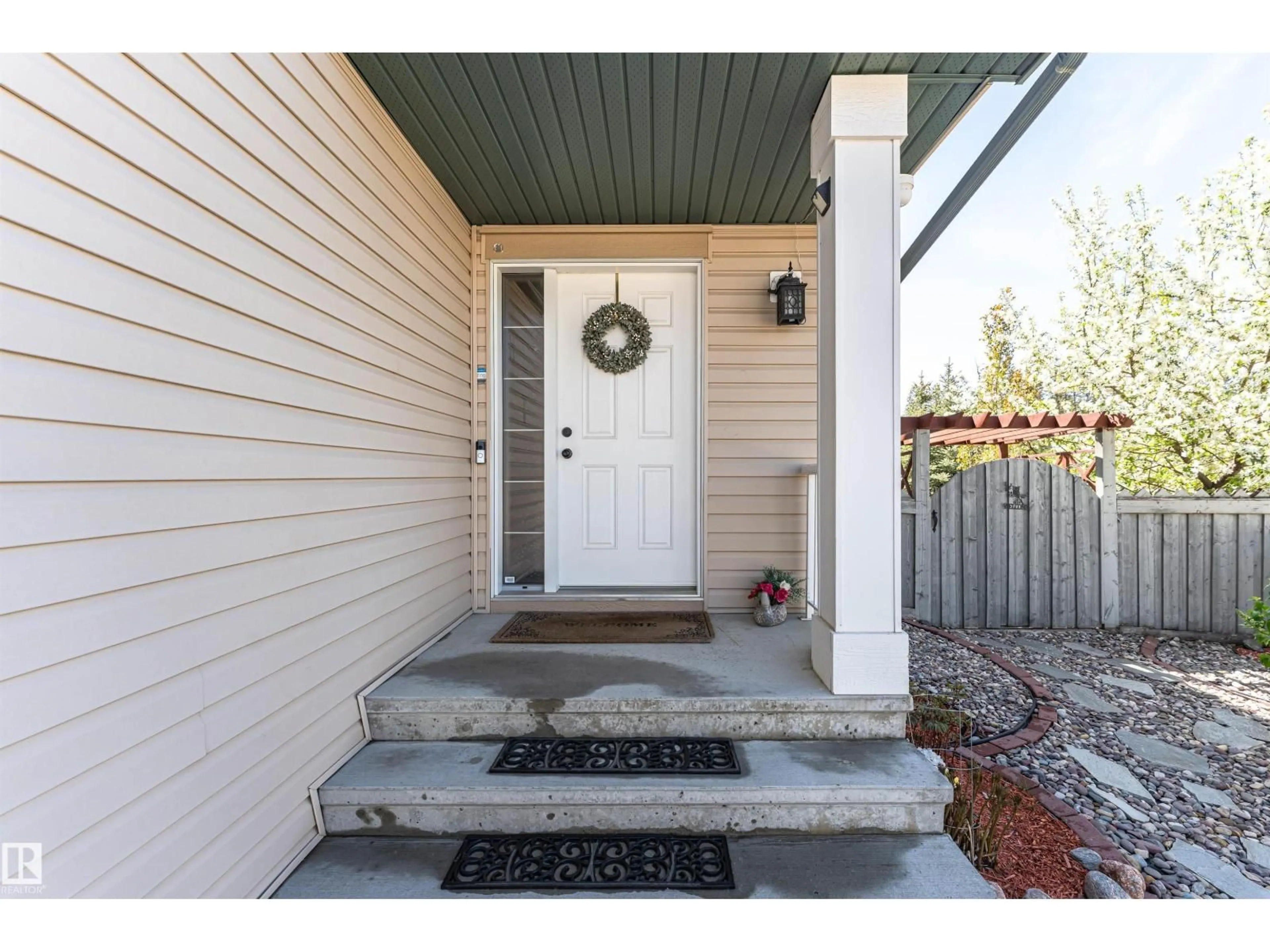Indoor entryway for 2727 MILES PL, Edmonton Alberta T6W0B3