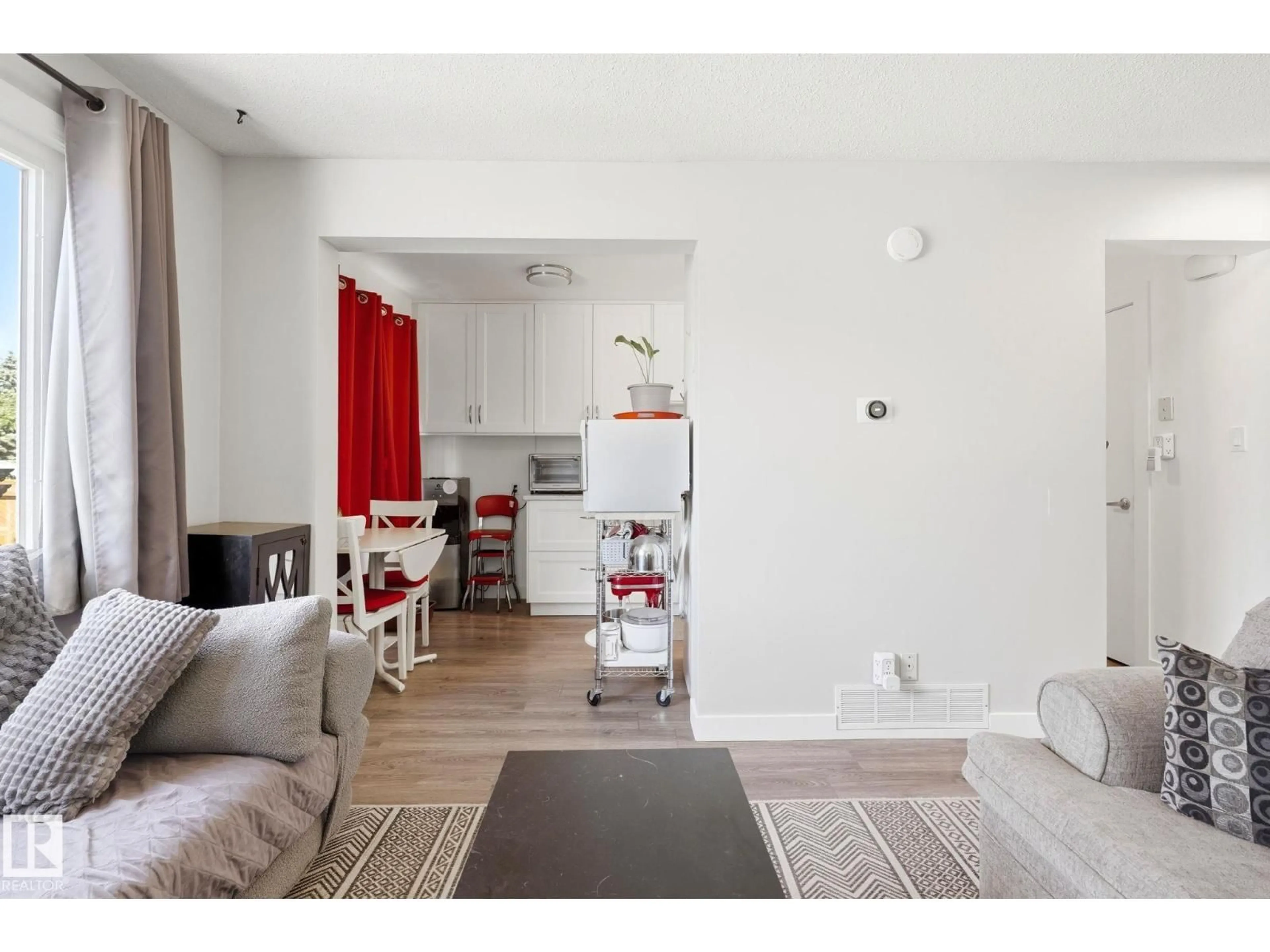 Unknown for 14235 82 ST, Edmonton Alberta T5E2V7