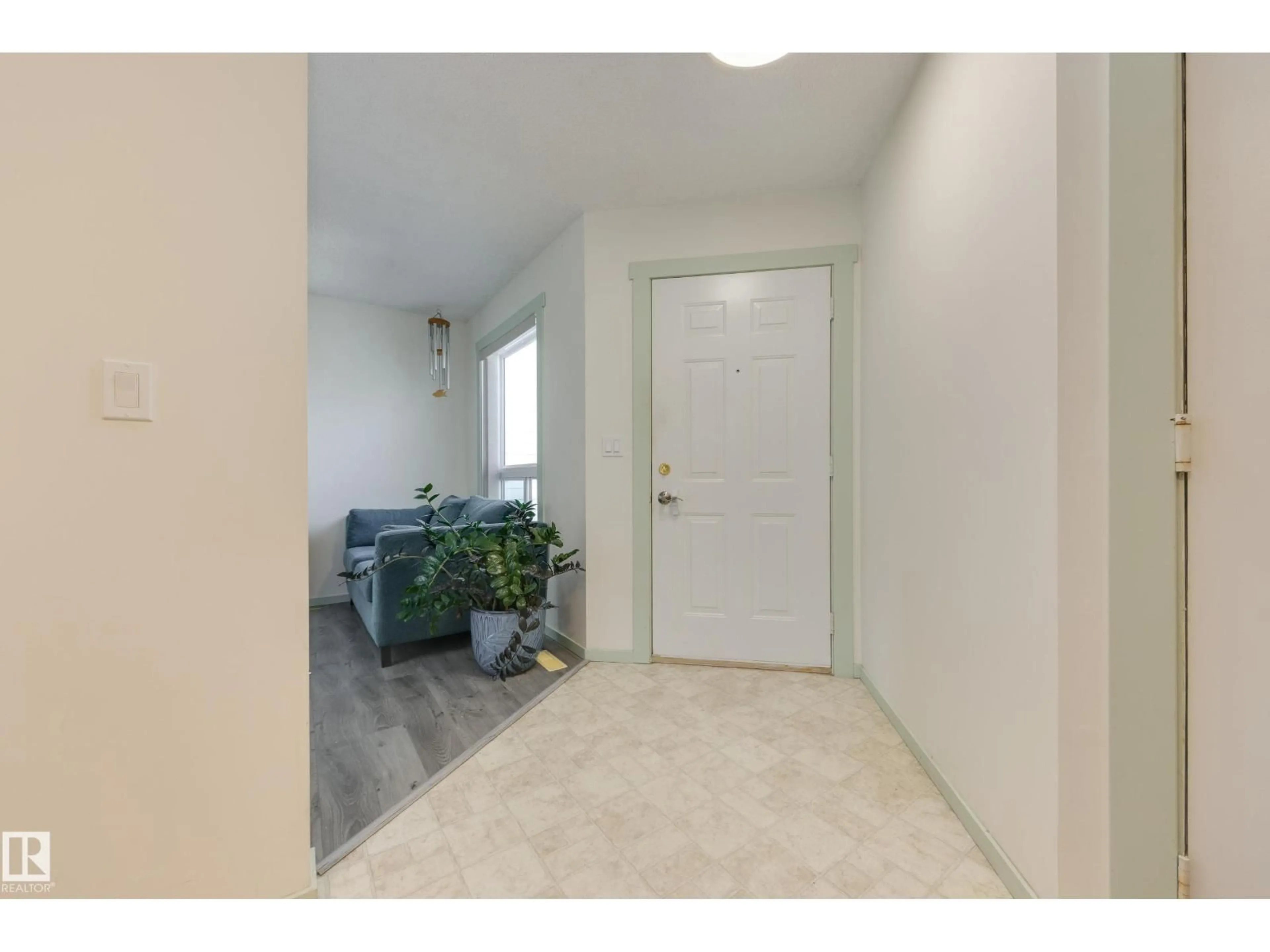 Indoor entryway for 15 - 16 RITCHIE WY, Sherwood Park Alberta T8A5T3