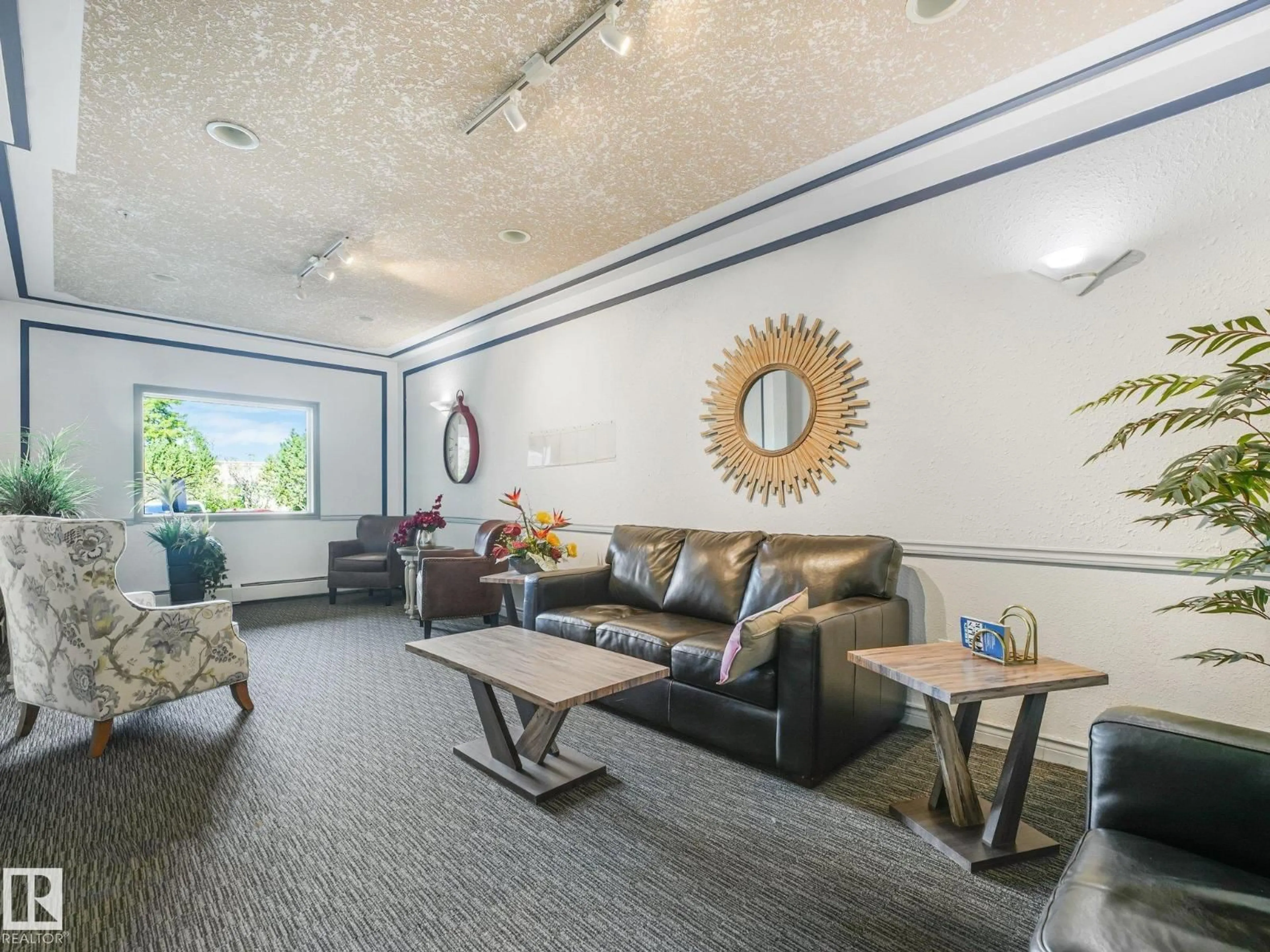 Living room with furniture, carpet floor for 114 - 10511 42 AV, Edmonton Alberta T6J7G8