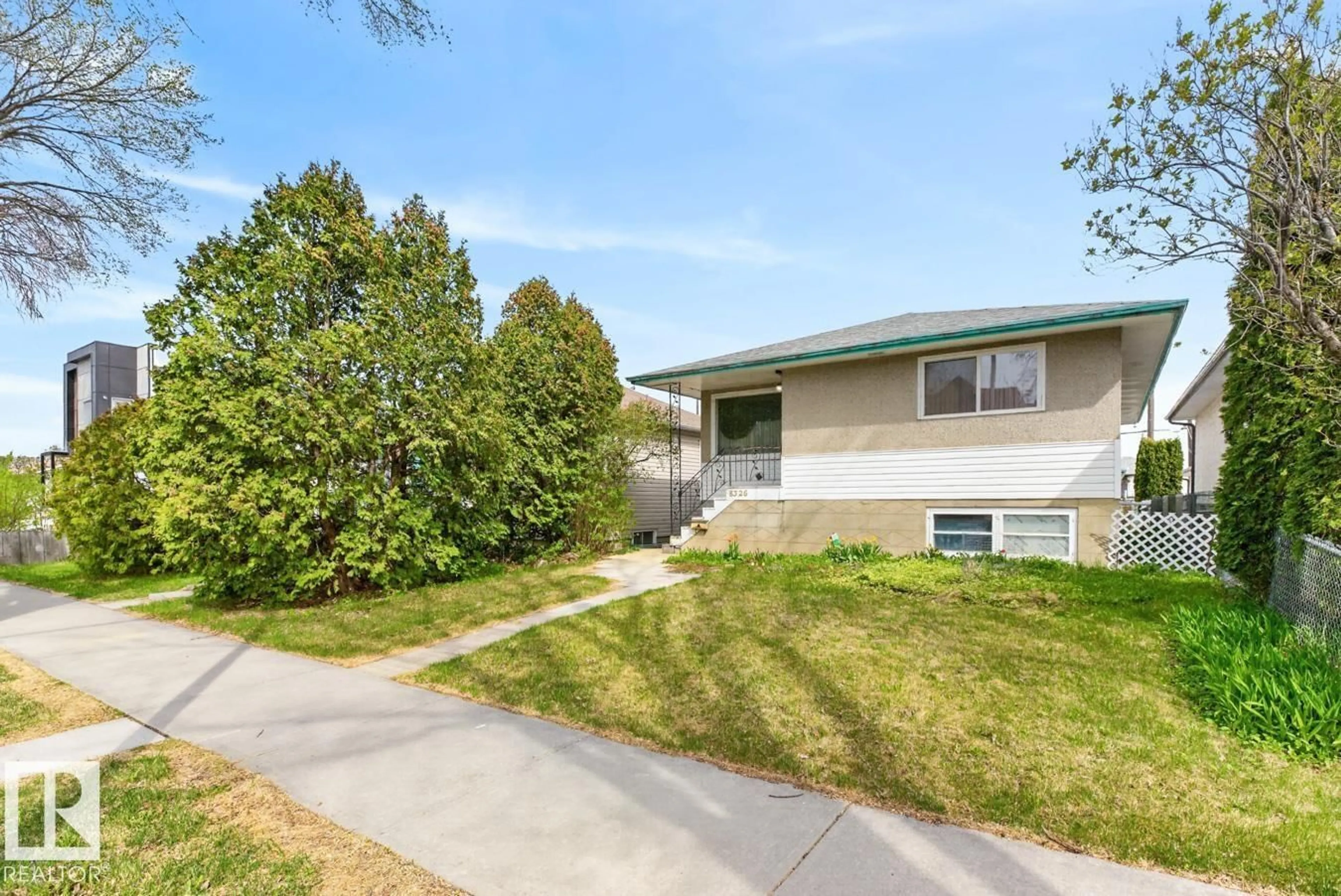 Home with vinyl exterior material, unknown for 8326 81 AV, Edmonton Alberta T6C0W2