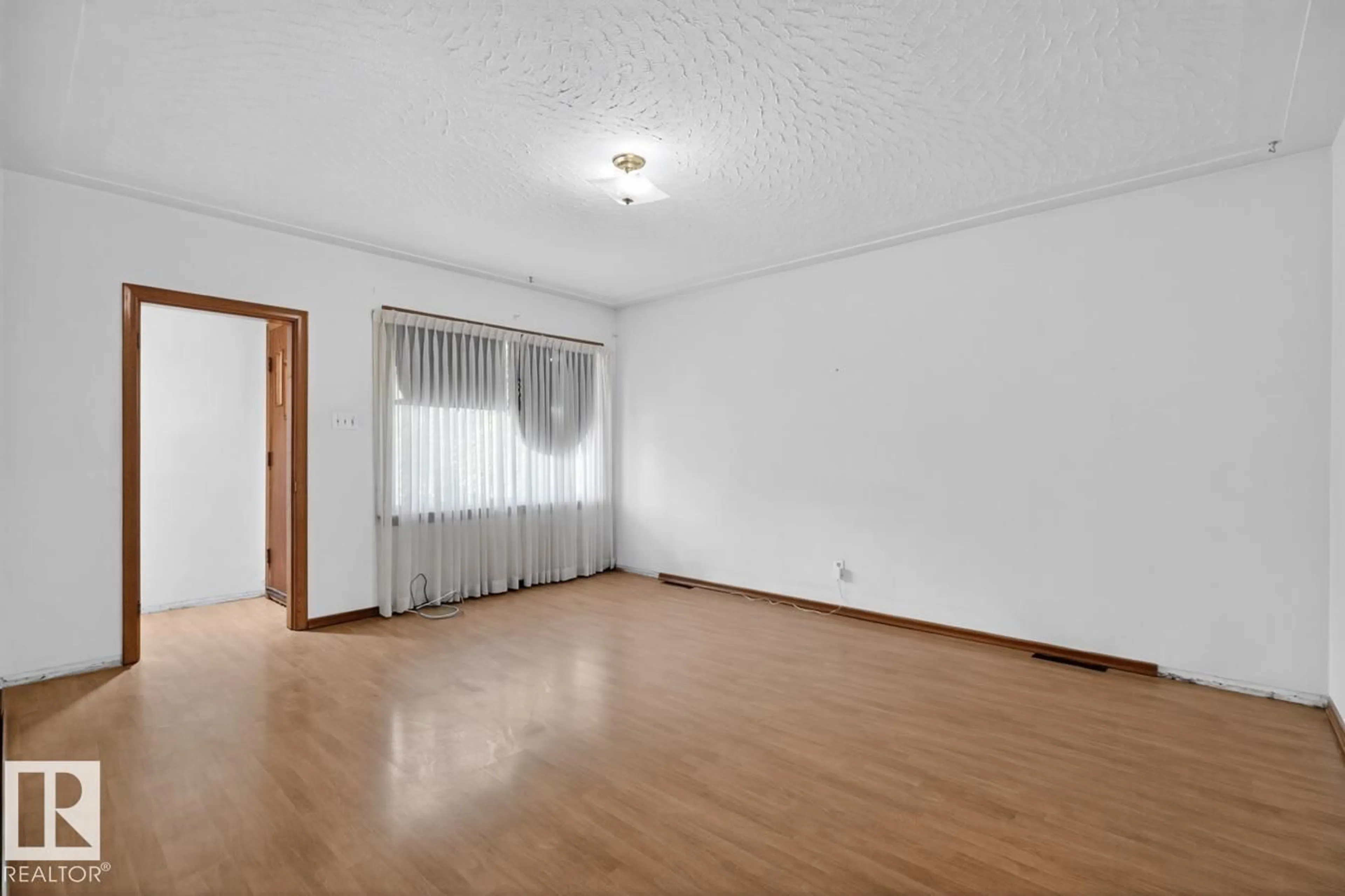 A pic of a room for 8326 81 AV, Edmonton Alberta T6C0W2