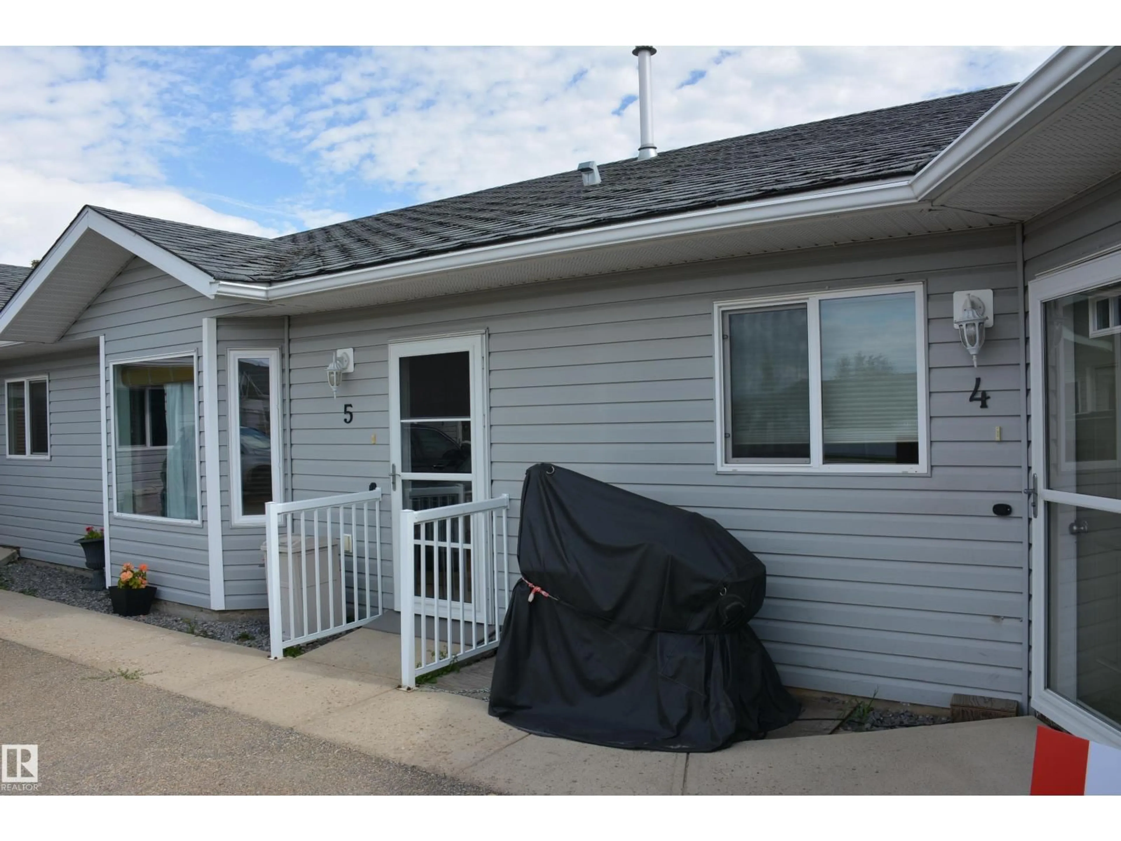 Unknown for 5 - 5831 46 ST, Barrhead Alberta T7N7N0