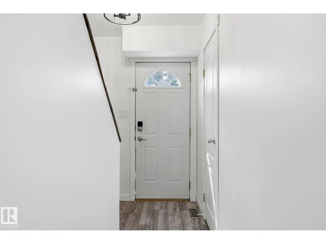 234 DICKINSFIELD CO, Edmonton 3