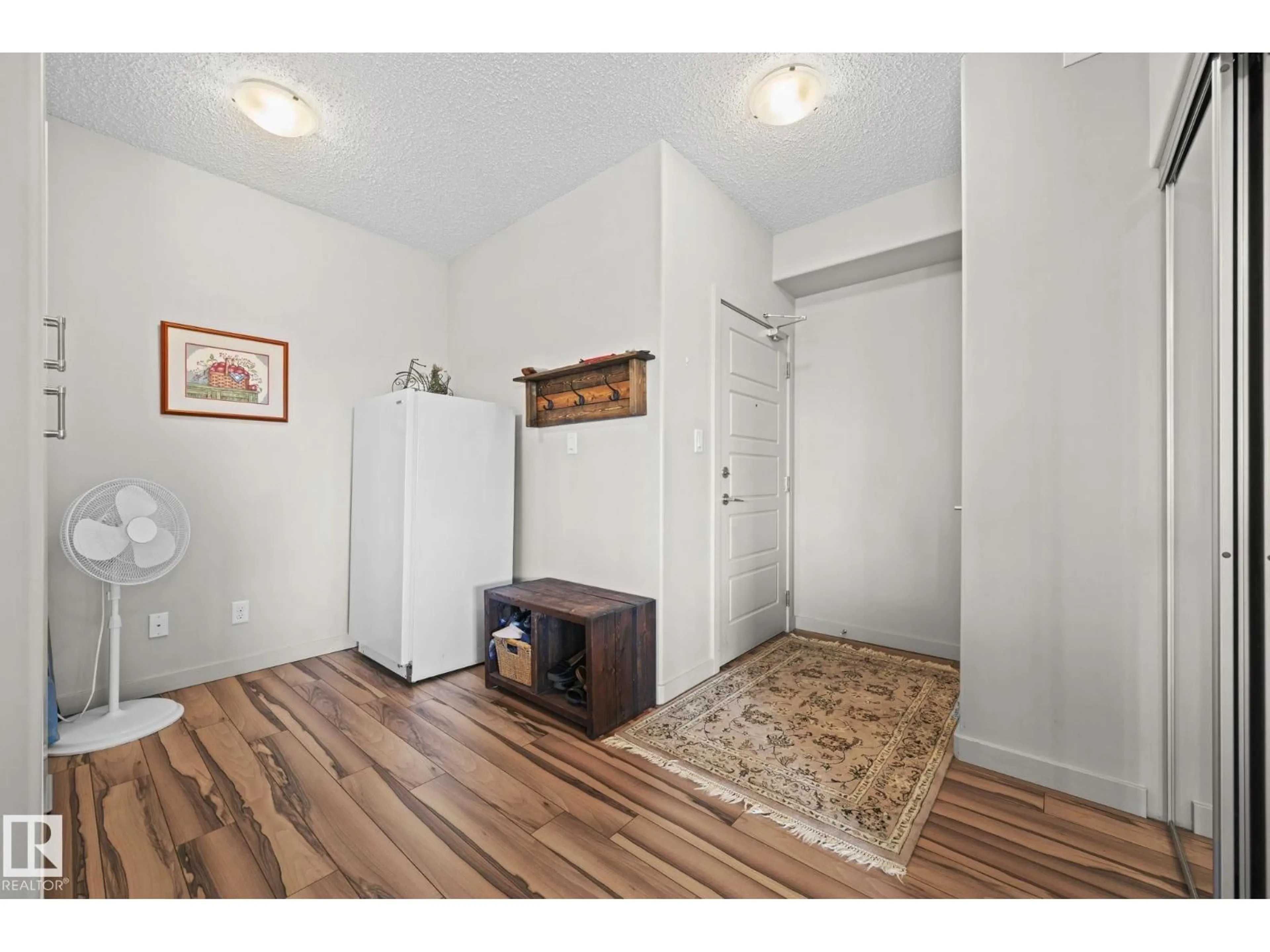 Indoor entryway for #301 - 320 AMBLESIDE LI, Edmonton Alberta T6W2Z9