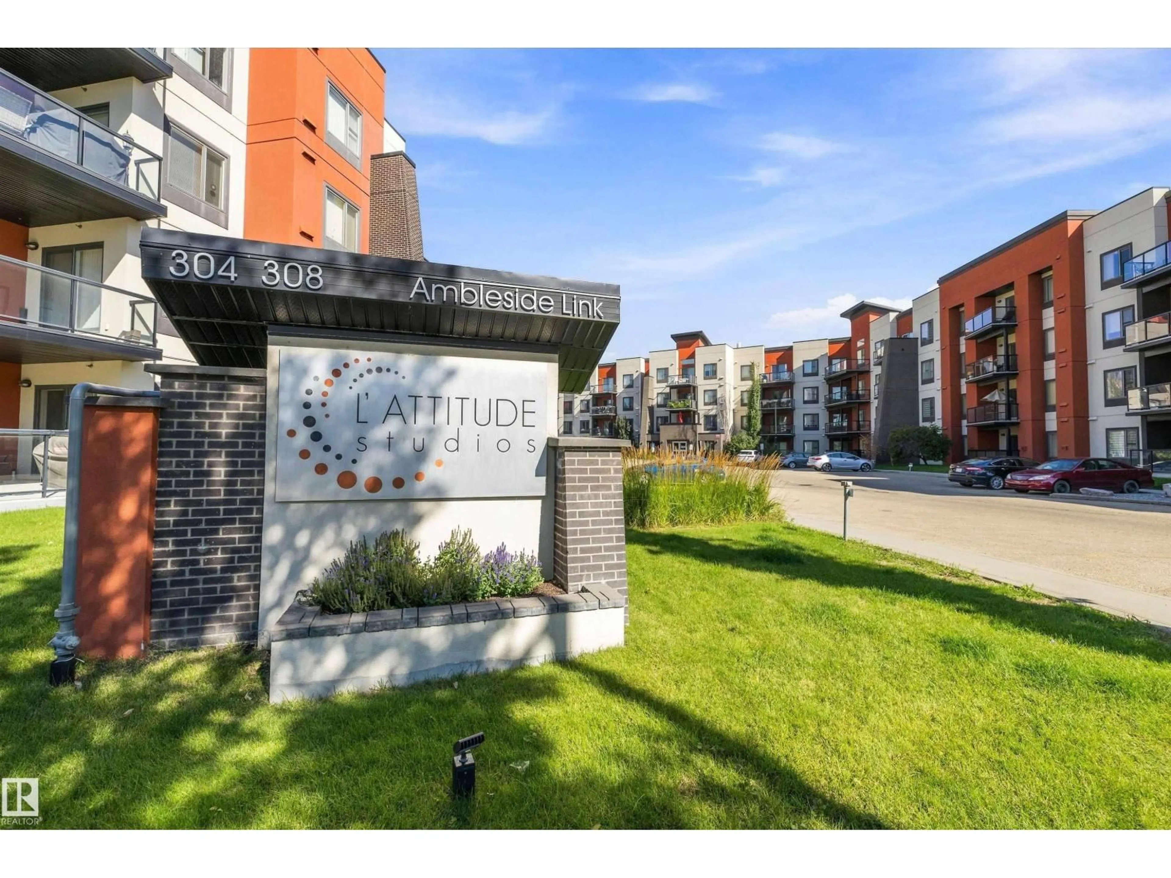 Patio, street for 207 - 304 AMBLSIDE LI, Edmonton Alberta T6W0V2