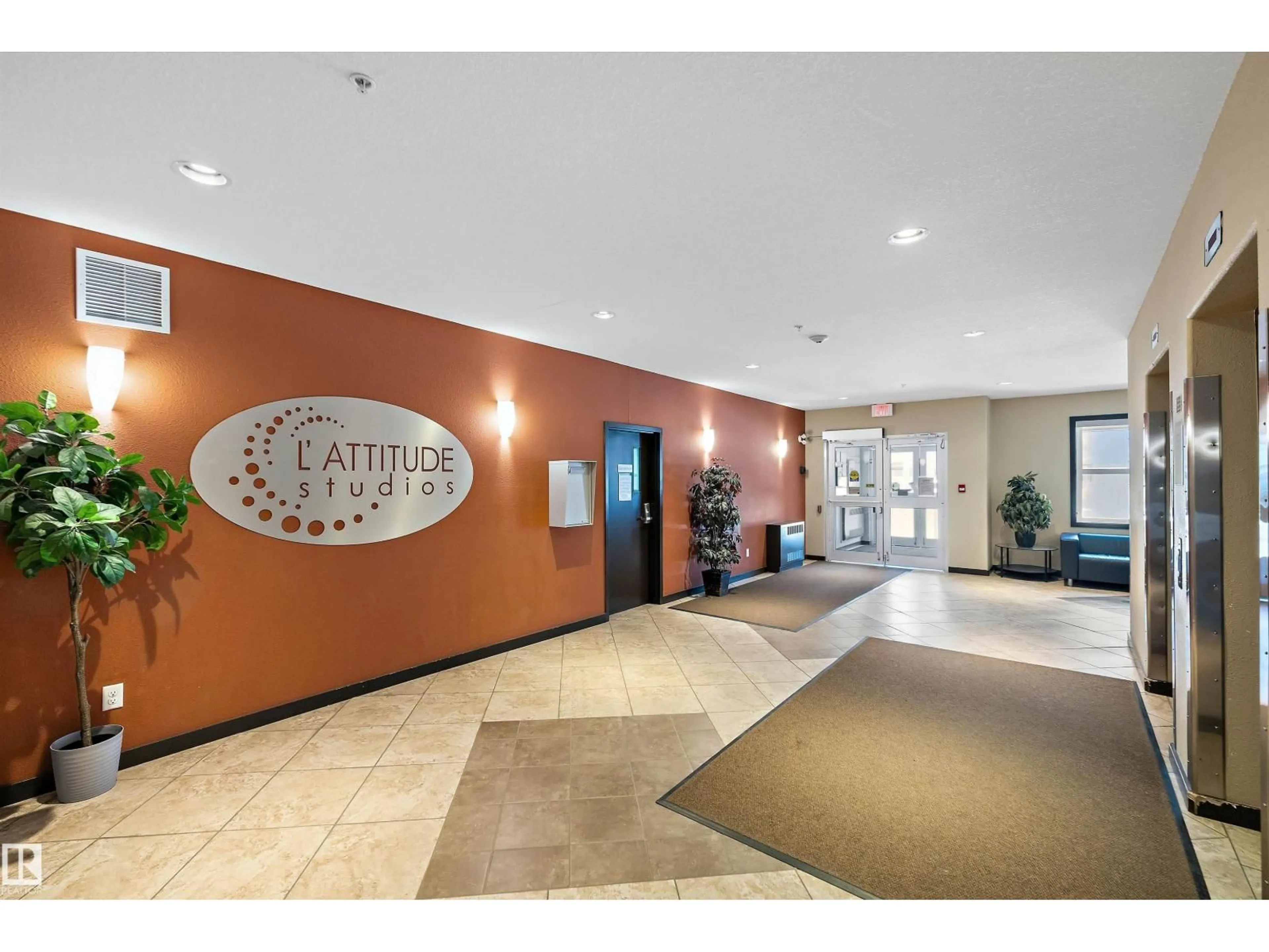 Indoor foyer for 207 - 304 AMBLSIDE LI, Edmonton Alberta T6W0V2