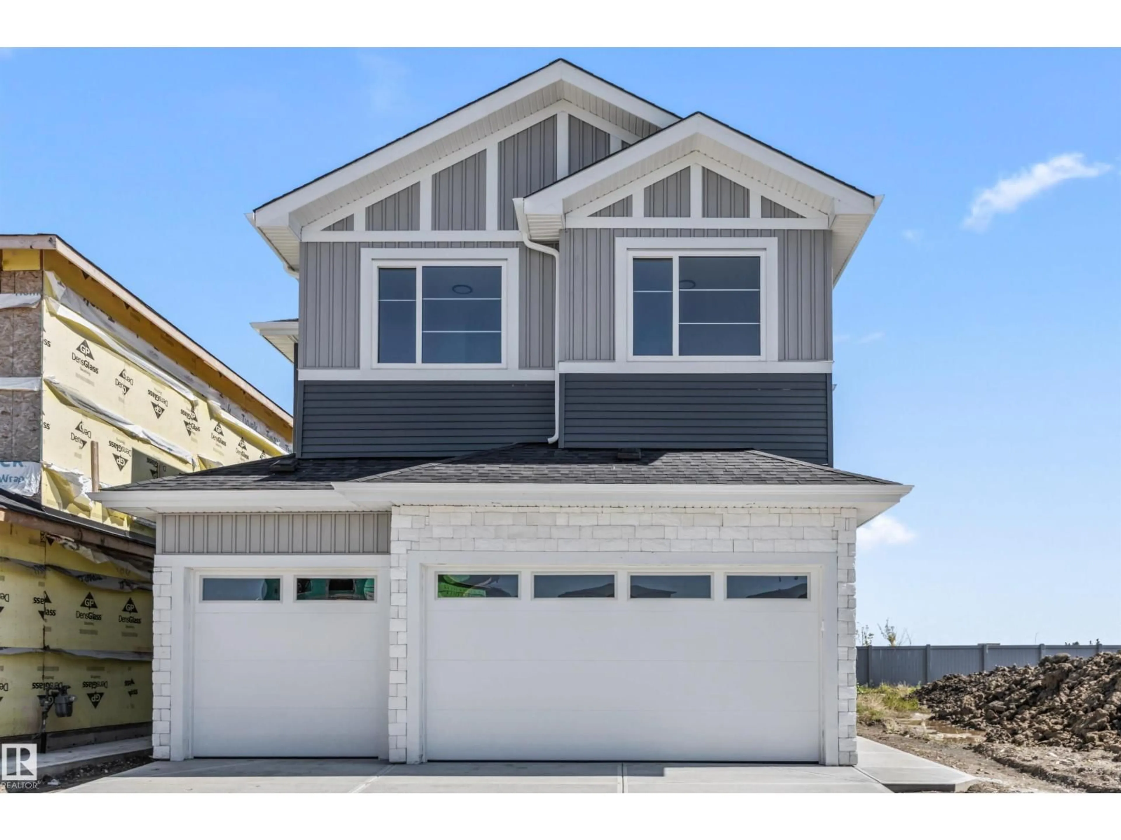 Home with vinyl exterior material, street for 5 MOCKINGBIRD CR, Fort Saskatchewan Alberta T8L3S3