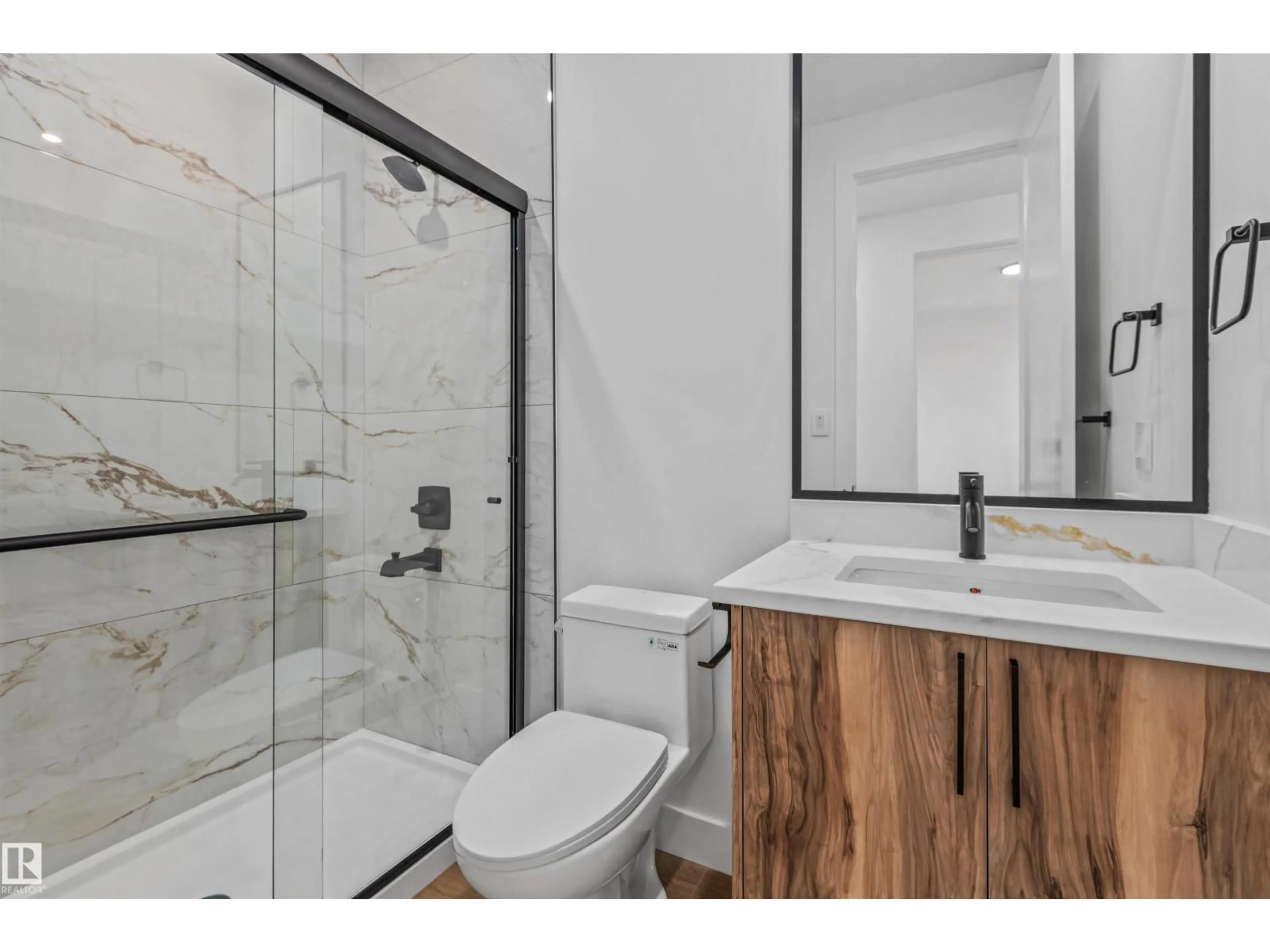 Standard bathroom, ceramic/tile floor for 5 MOCKINGBIRD CR, Fort Saskatchewan Alberta T8L3S3