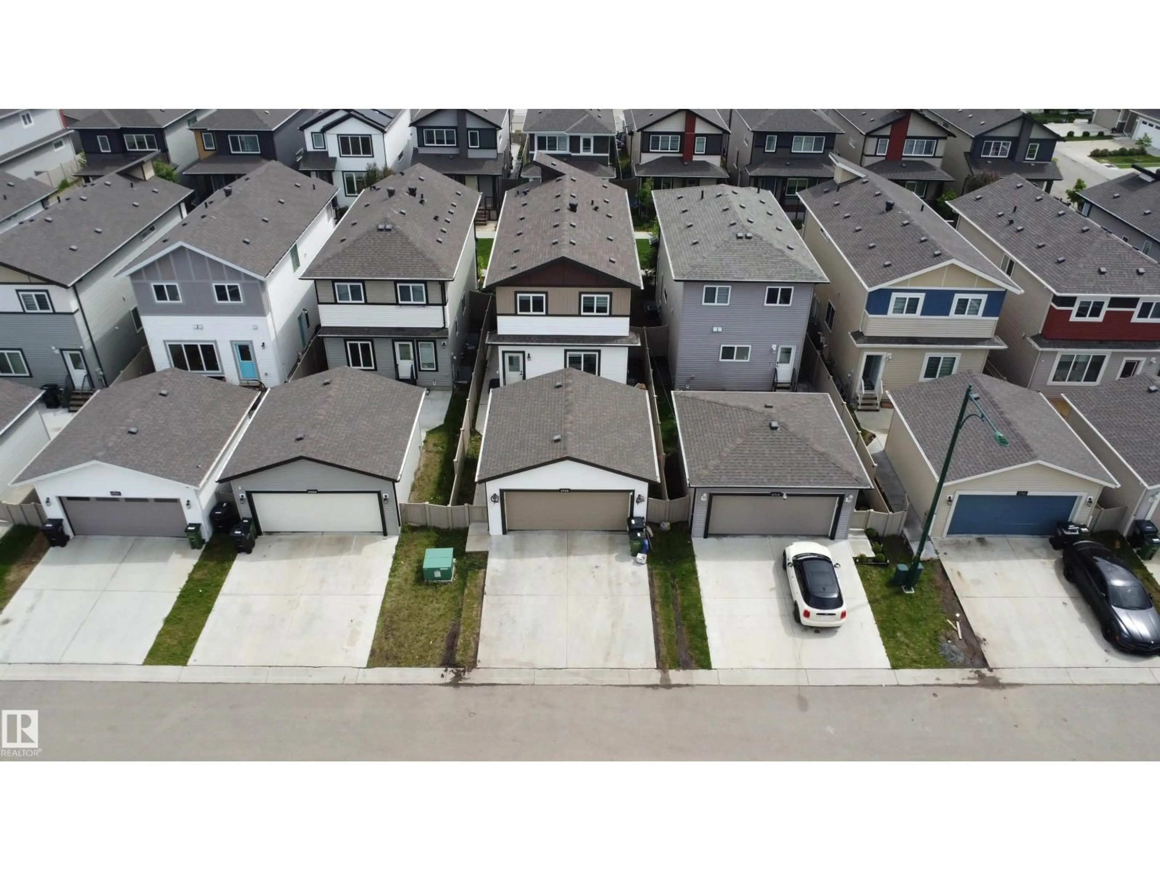 A pic from outside/outdoor area/front of a property/back of a property/a pic from drone, street for NW - 1719 26A ST, Edmonton Alberta T6T2H9