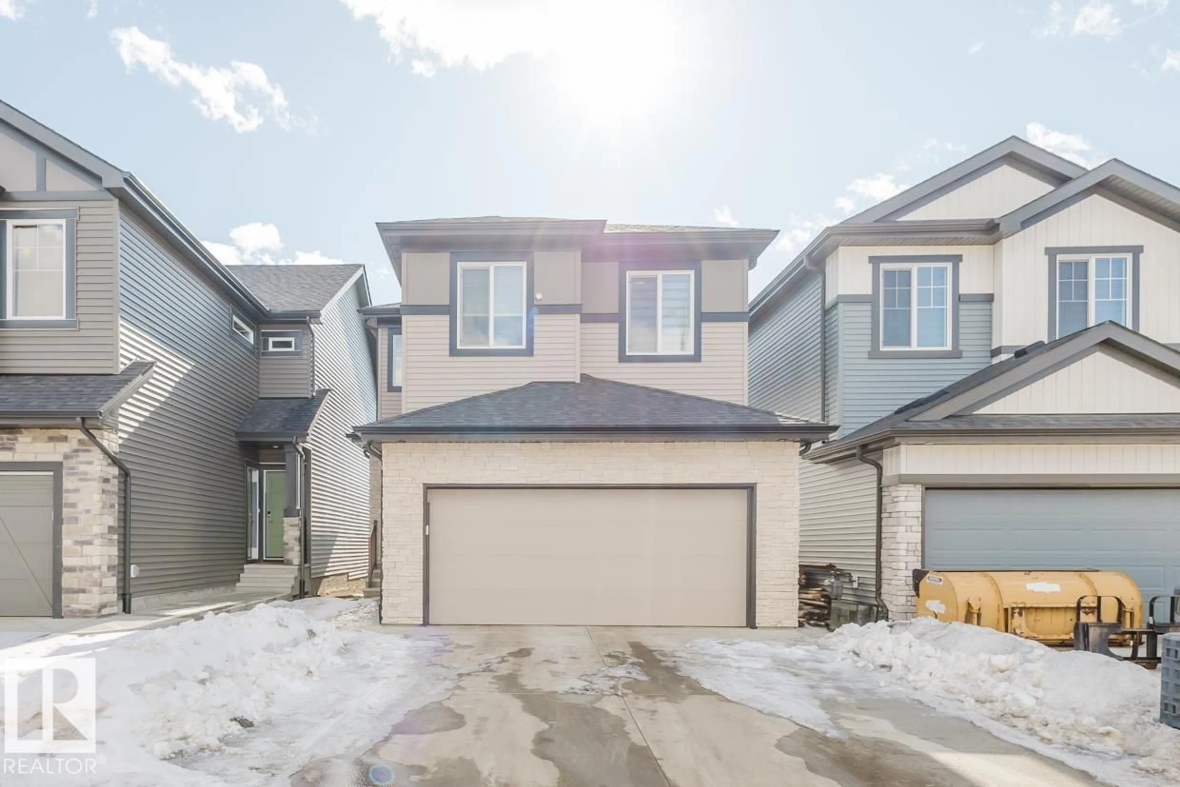 A pic from outside/outdoor area/front of a property/back of a property/a pic from drone, street for 6411 27 AV, Edmonton Alberta T6X3G5