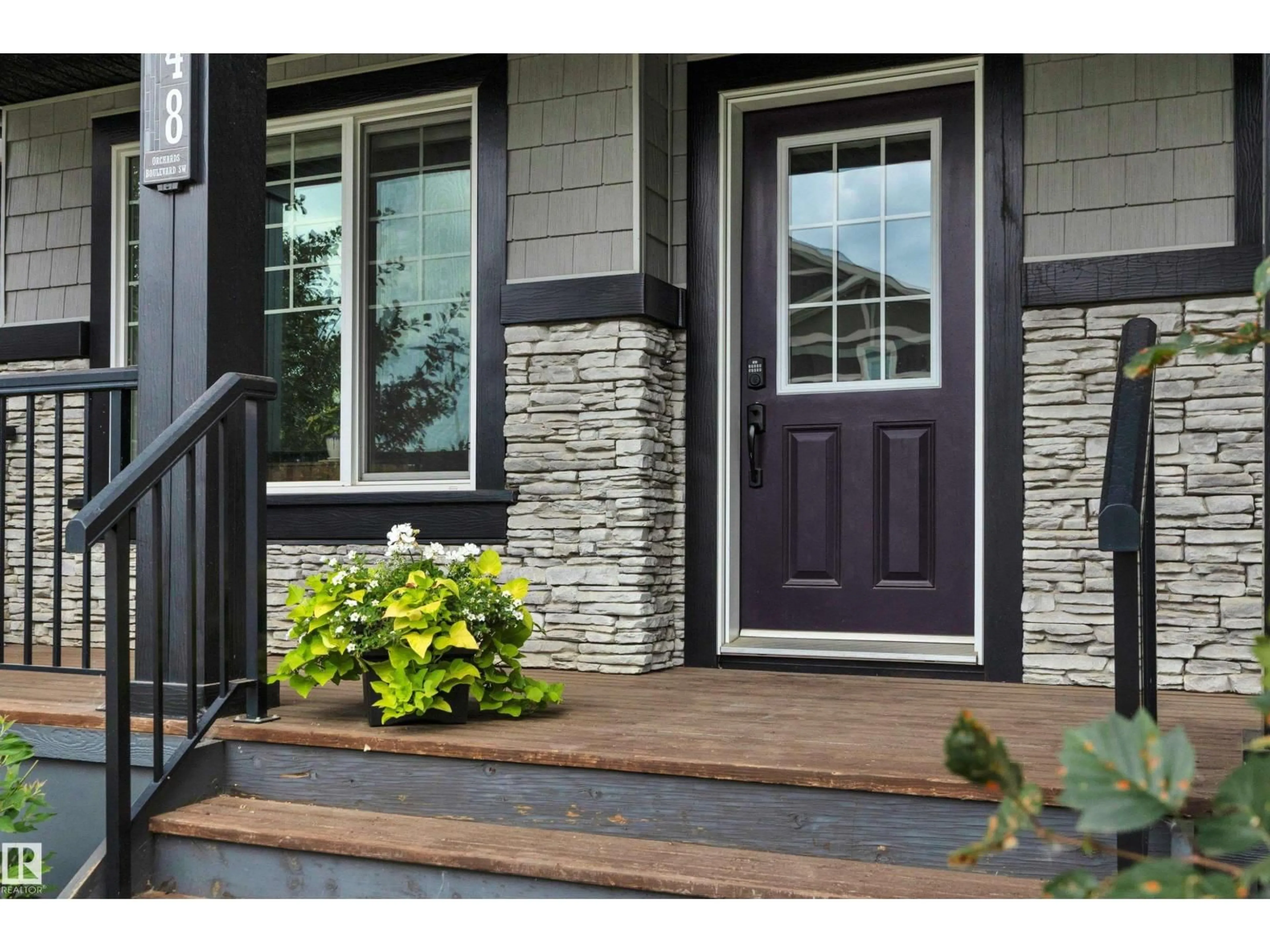Home with vinyl exterior material, street for 648 ORCHARDS BV, Edmonton Alberta T6X2L4