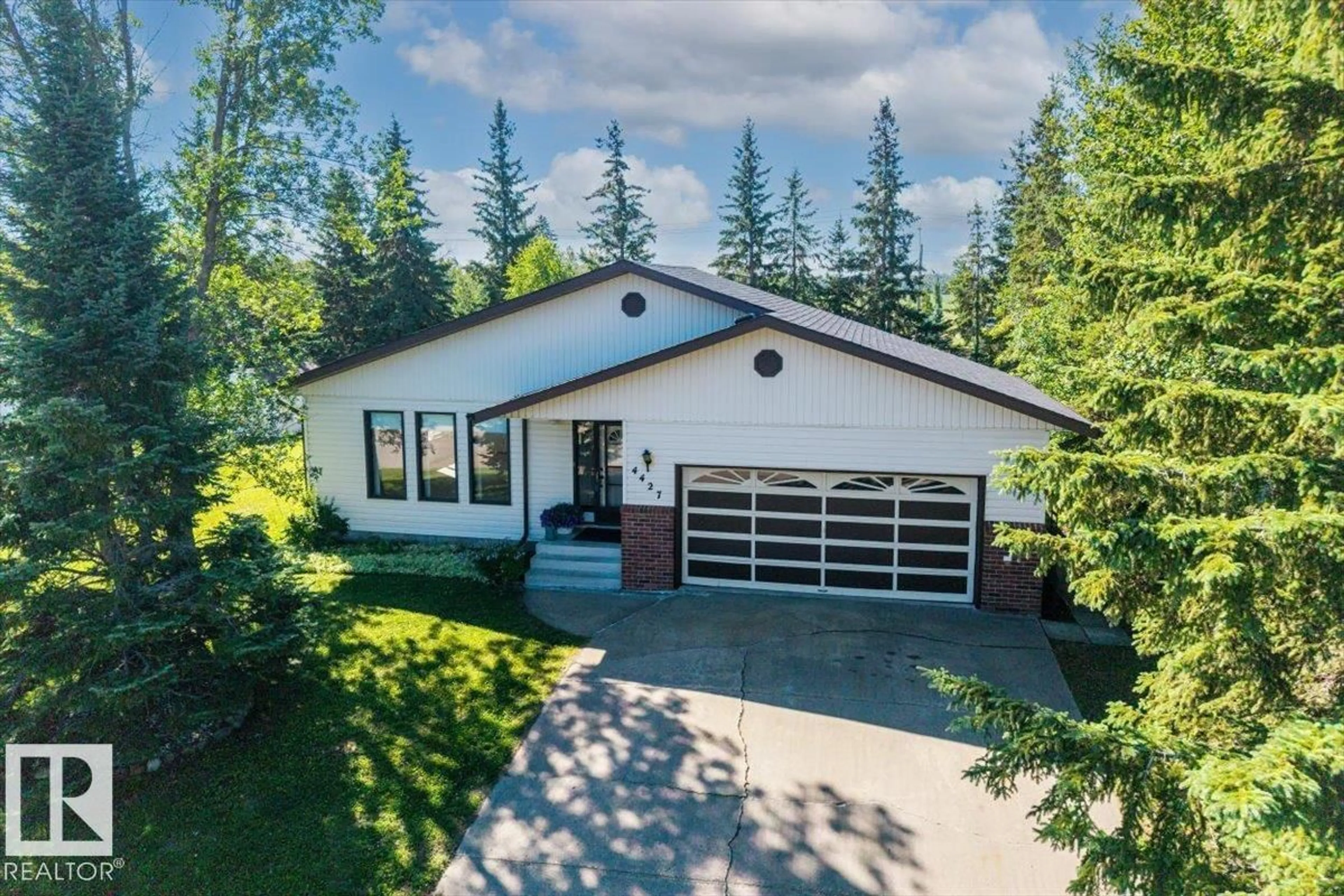 A pic from outside/outdoor area/front of a property/back of a property/a pic from drone, street for 4427 PAYNE, Onoway Alberta T0E1V0