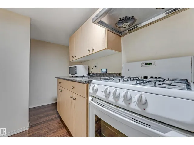 5156 2 AV SW, Edmonton 4