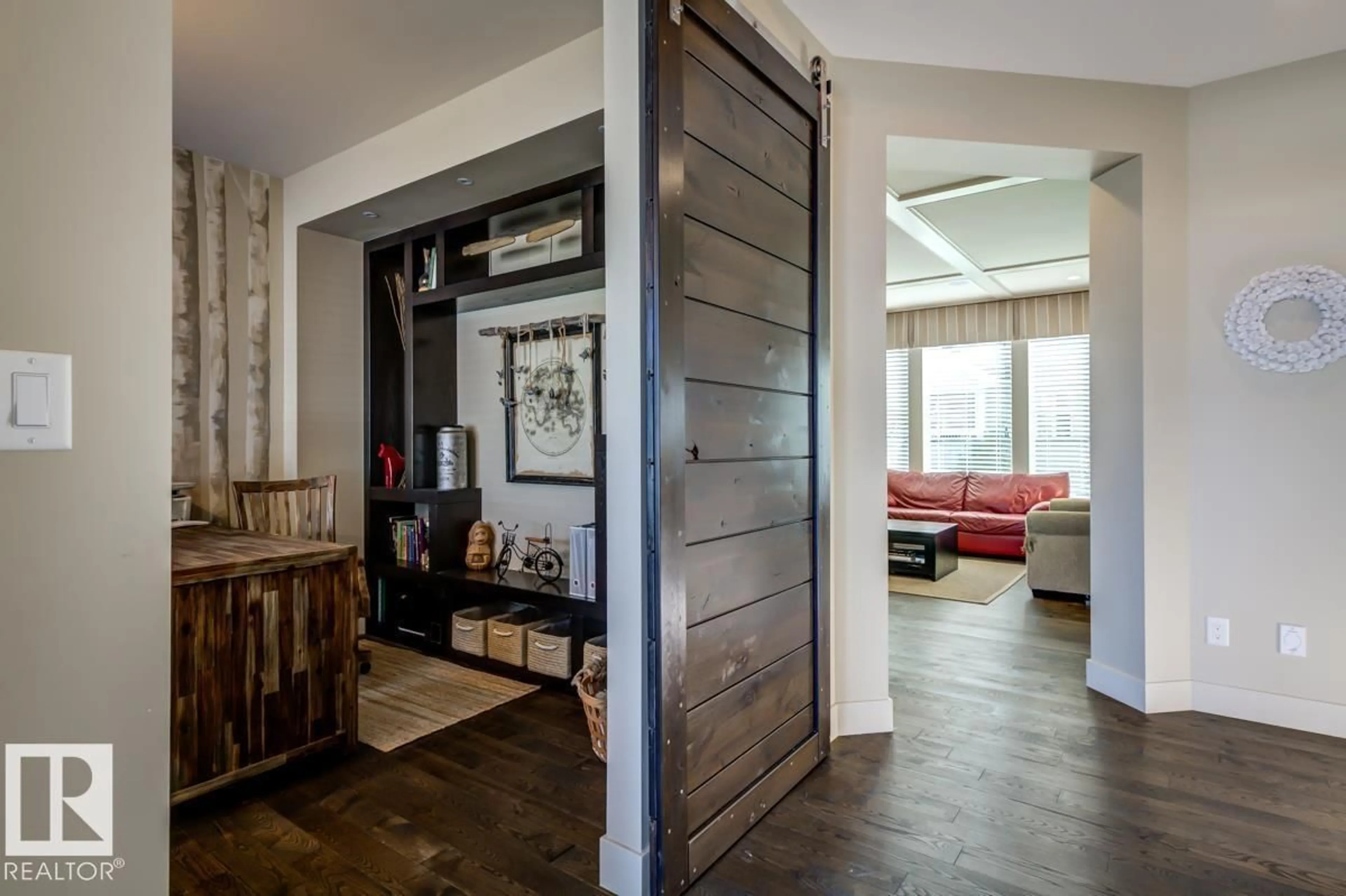 Indoor entryway for SW - 2047 90 ST, Edmonton Alberta T6X2C5