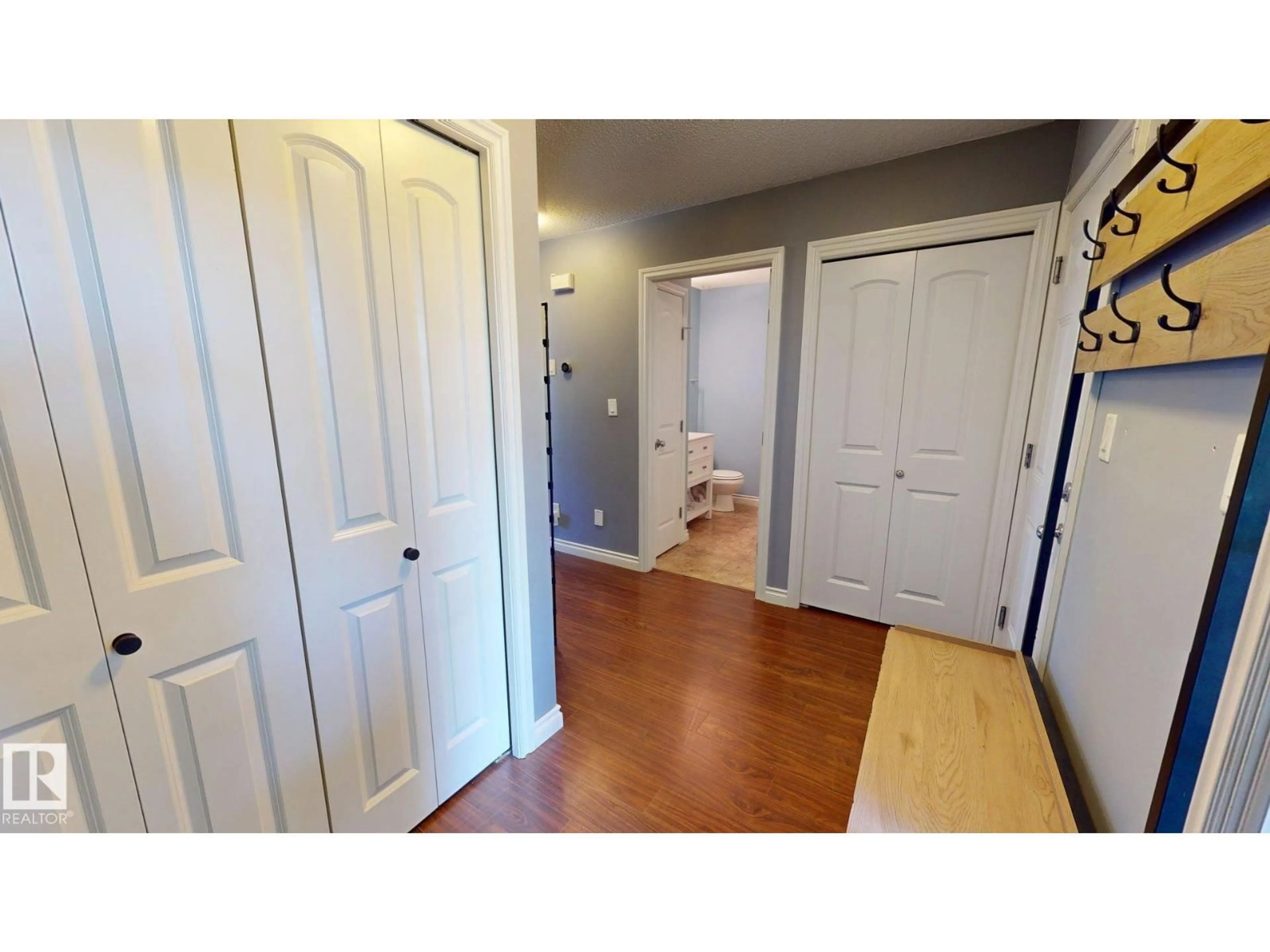 Indoor entryway for 1505 RUTHERFORD RD, Edmonton Alberta T6W1V9