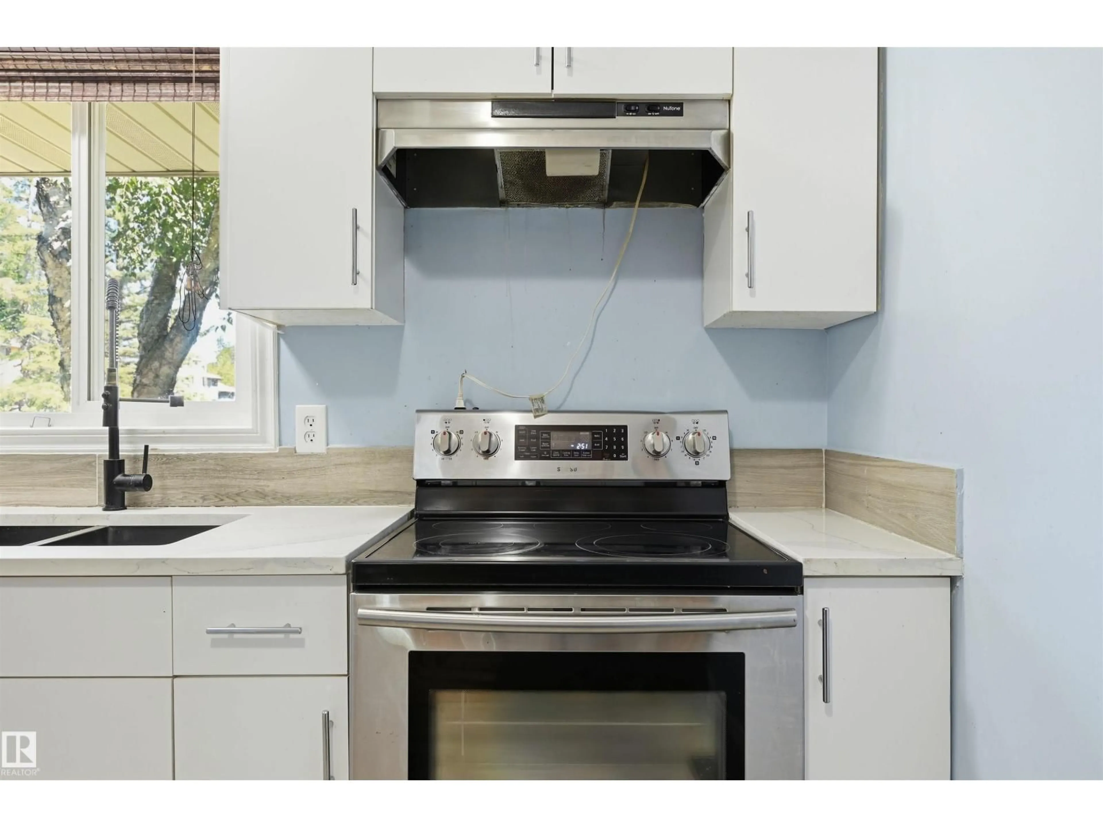 Standard kitchen, unknown for 8423 MILL WOODS RD, Edmonton Alberta T6K2P6