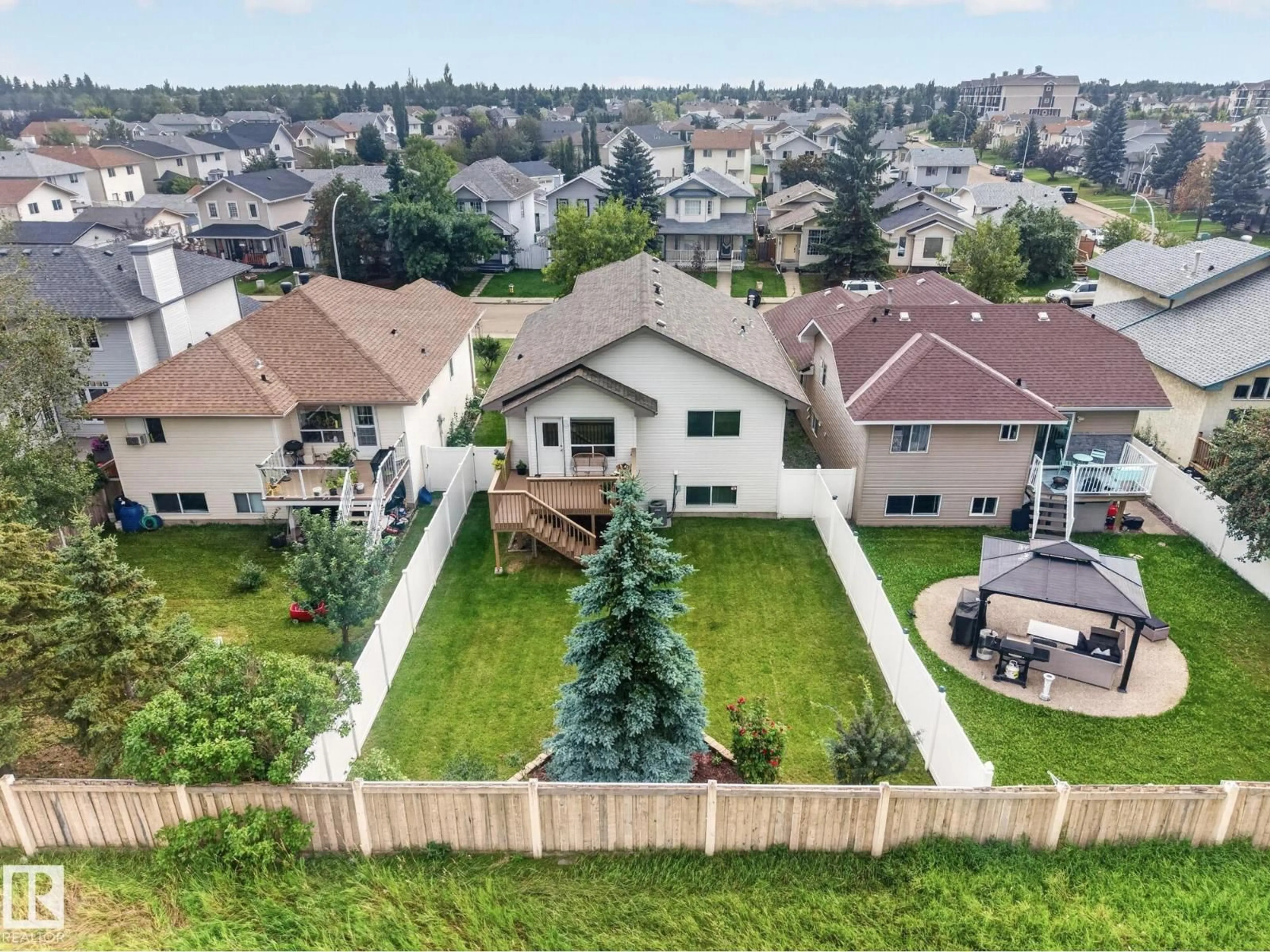 A pic from outside/outdoor area/front of a property/back of a property/a pic from drone, mountain view for 1449 JEFFERYS CR, Edmonton Alberta T6L6T3