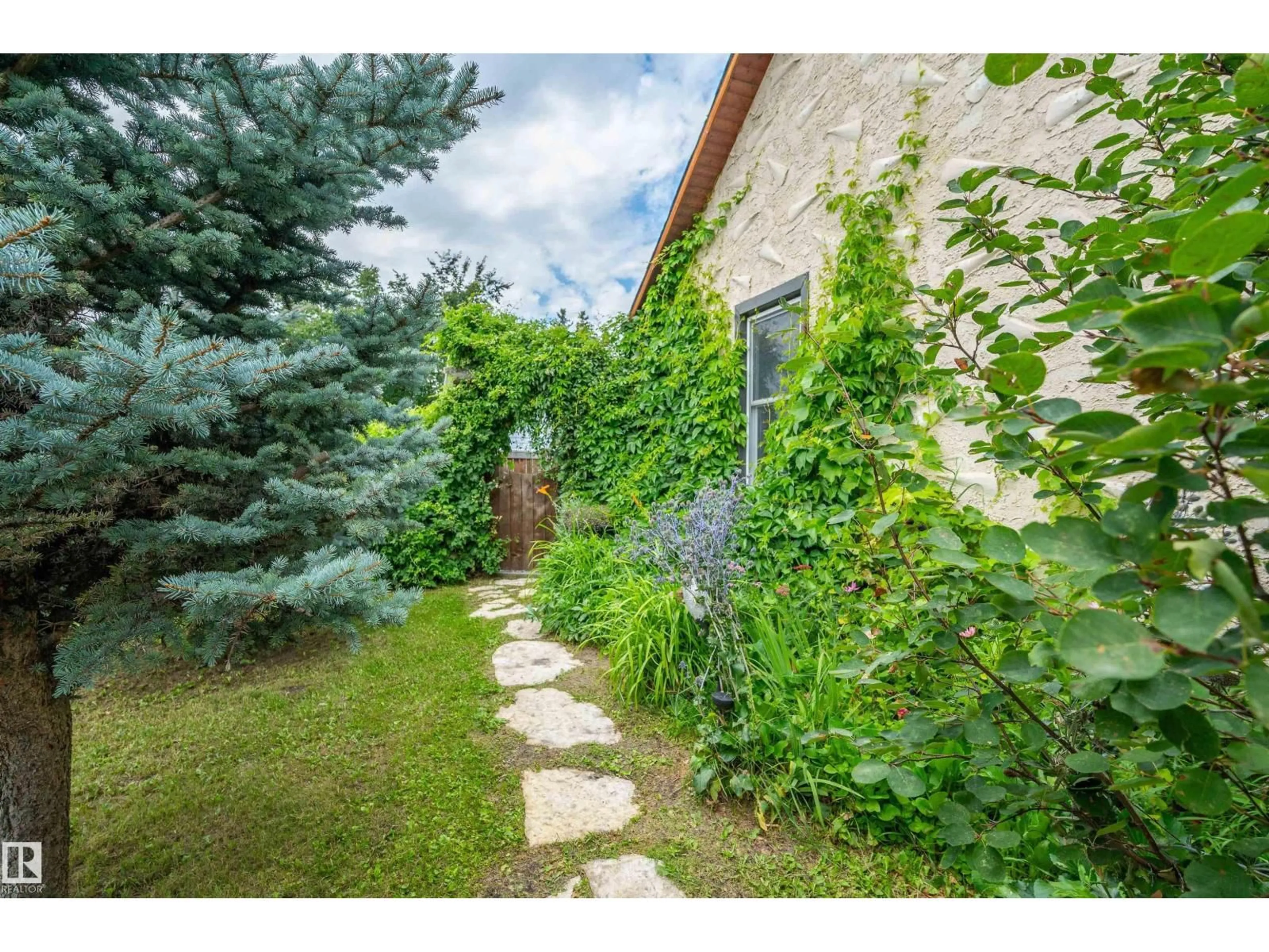 Patio, street for 312 - 25100 TWP ROAD 554, Cardiff Alberta T8R1P4