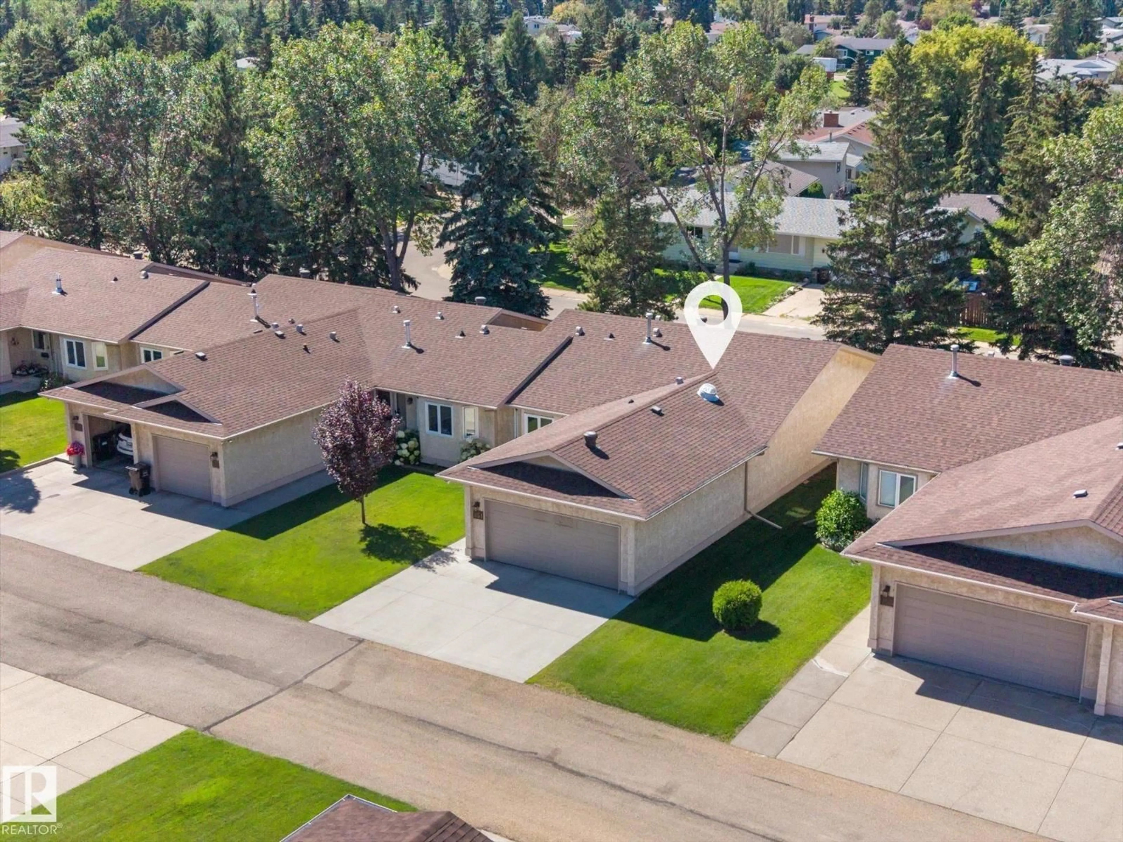 A pic from outside/outdoor area/front of a property/back of a property/a pic from drone, street for NW - 251 KNOTTWOOD RD N, Edmonton Alberta T6K4B9
