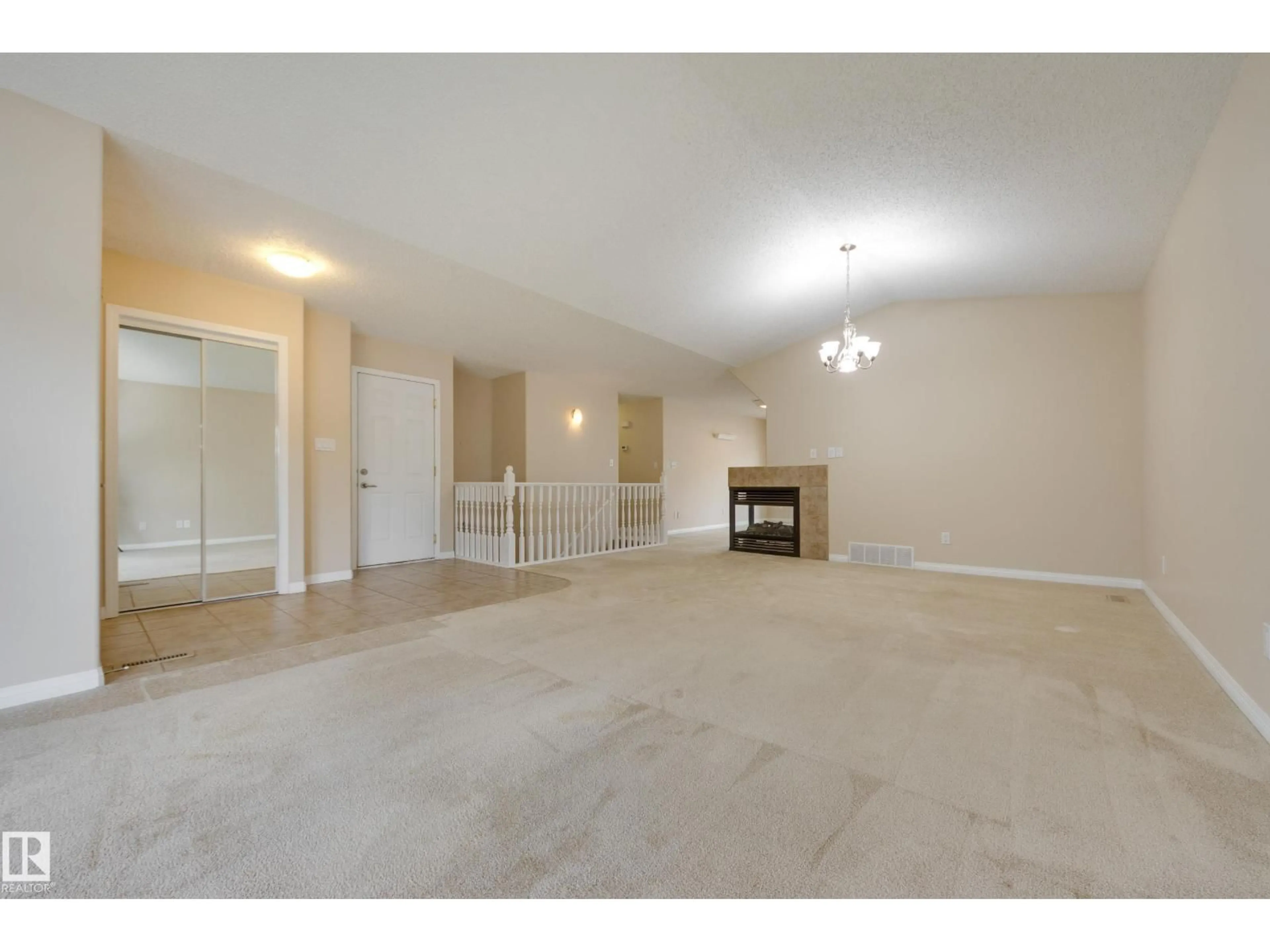 A pic of a room for #2 - 1850 MILL WOODS RD E, Edmonton Alberta T6L7C6