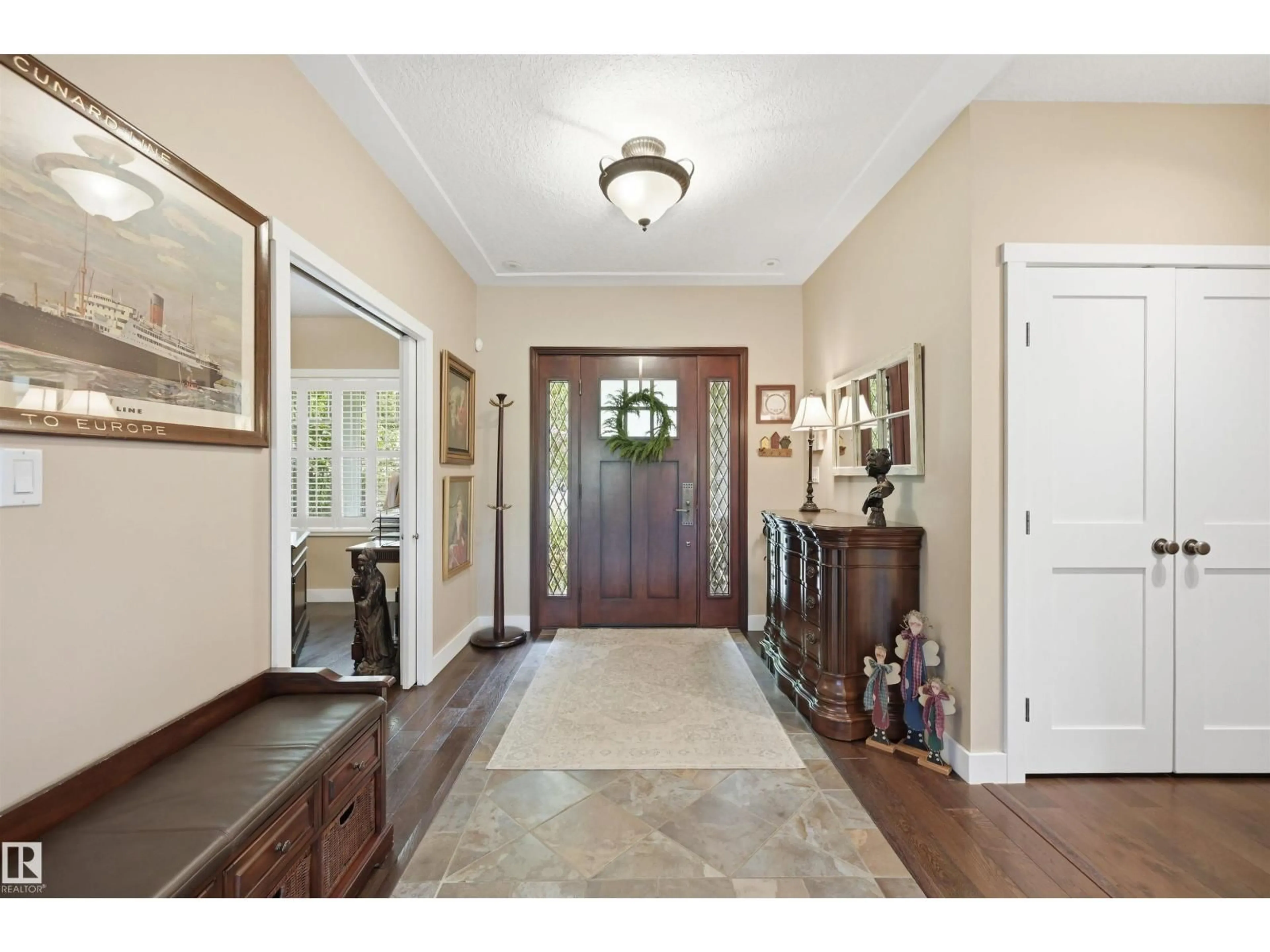 Indoor entryway for 13 SYLVAN DR, St. Albert Alberta T8N0G7