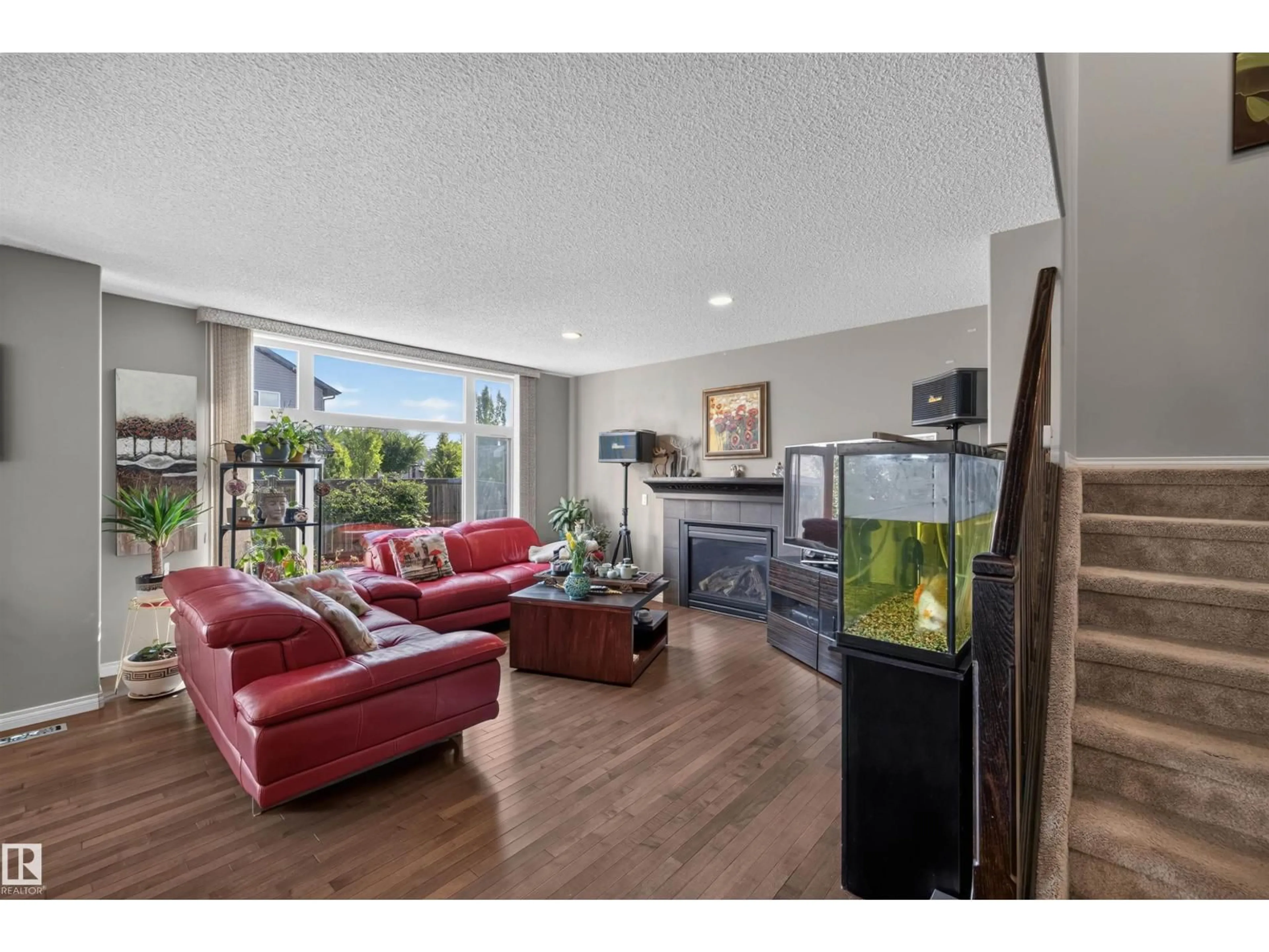 Living room with furniture, unknown for NW - 16515 139 ST, Edmonton Alberta T6V0H4