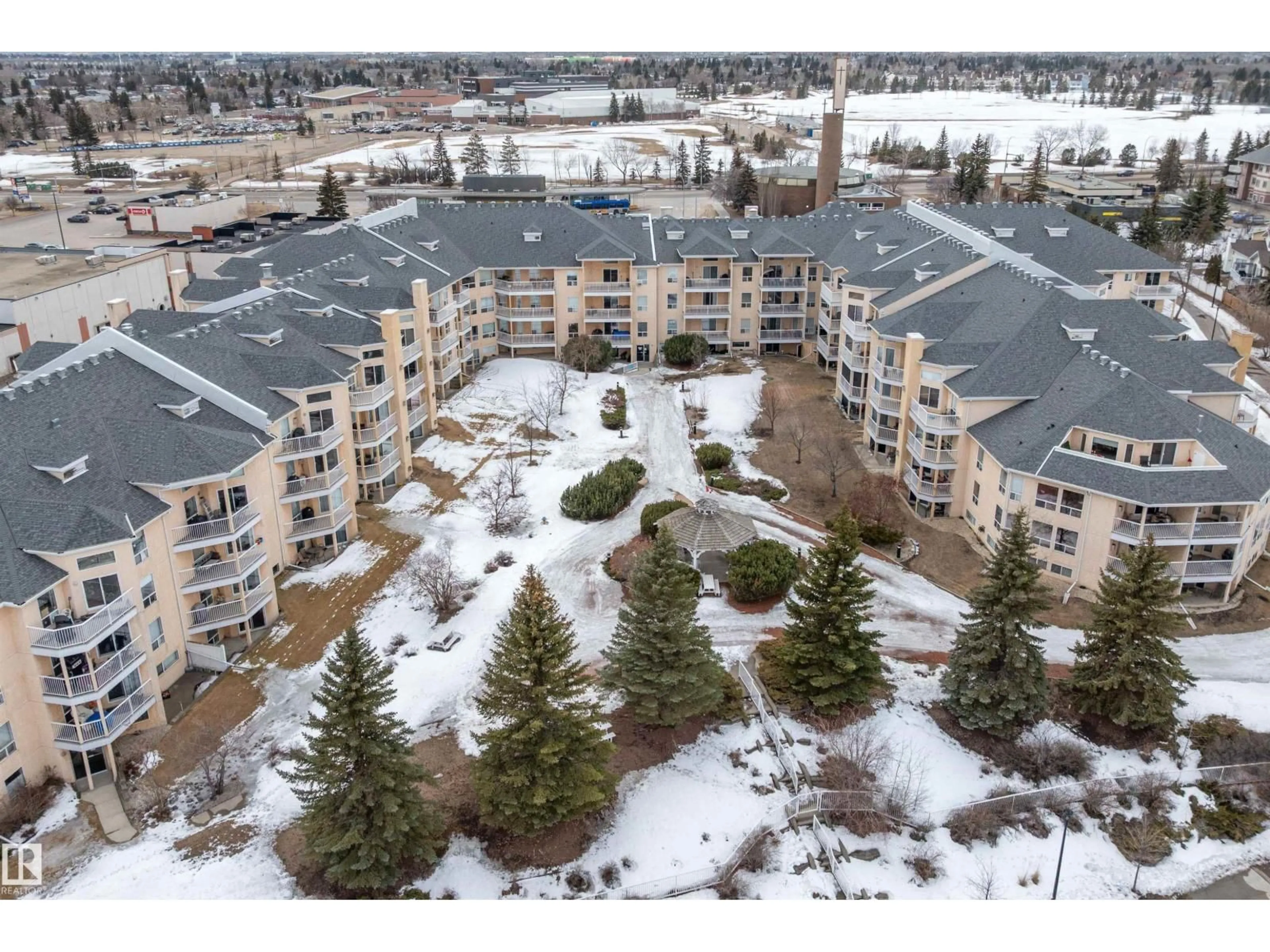A pic from outside/outdoor area/front of a property/back of a property/a pic from drone, mountain view for 15499 - 124 CASTLE DOWNS RD, Edmonton Alberta T5X5Y3