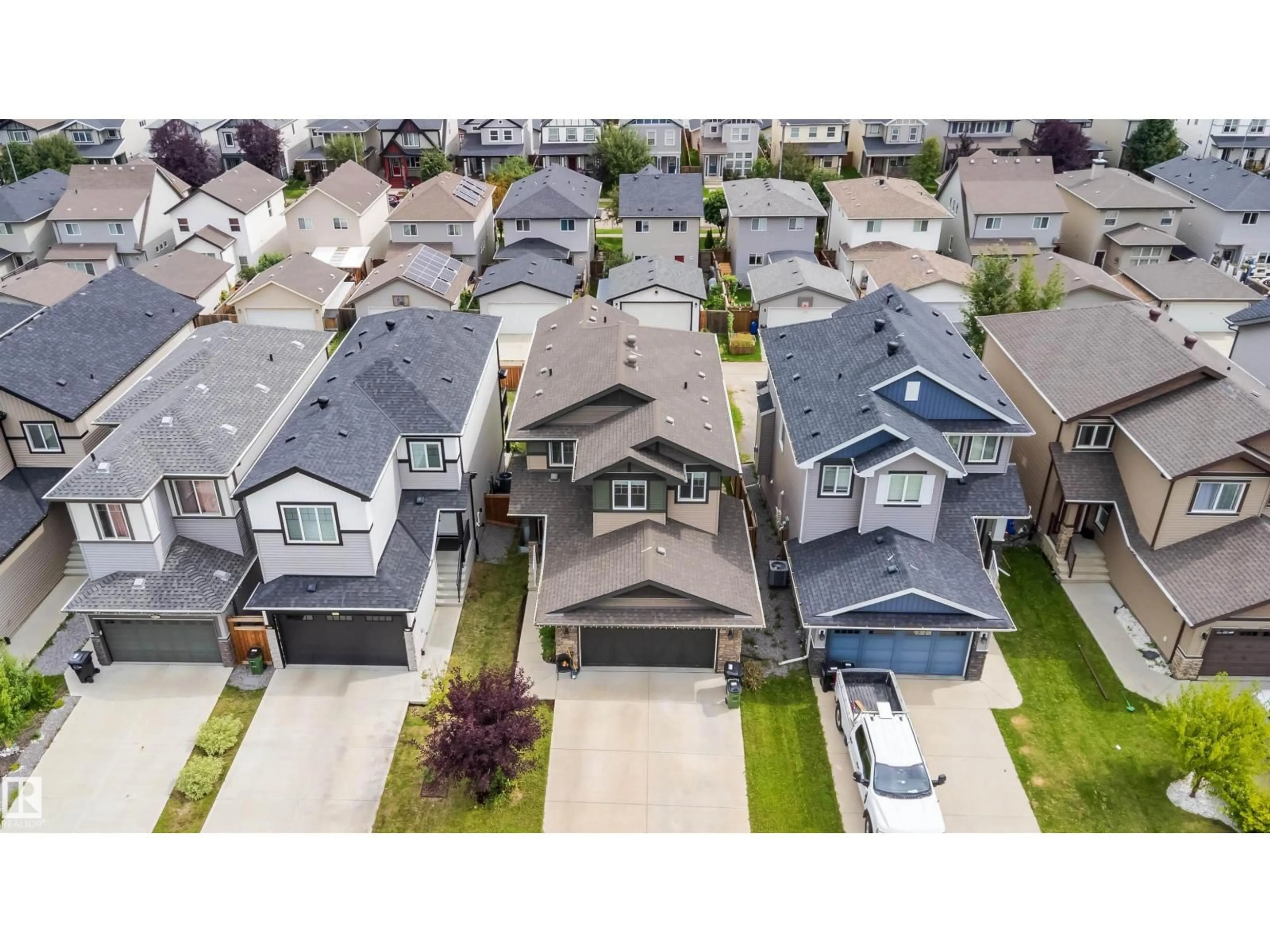 A pic from outside/outdoor area/front of a property/back of a property/a pic from drone, street for NW - 9903 222 ST, Edmonton Alberta T5T7J1