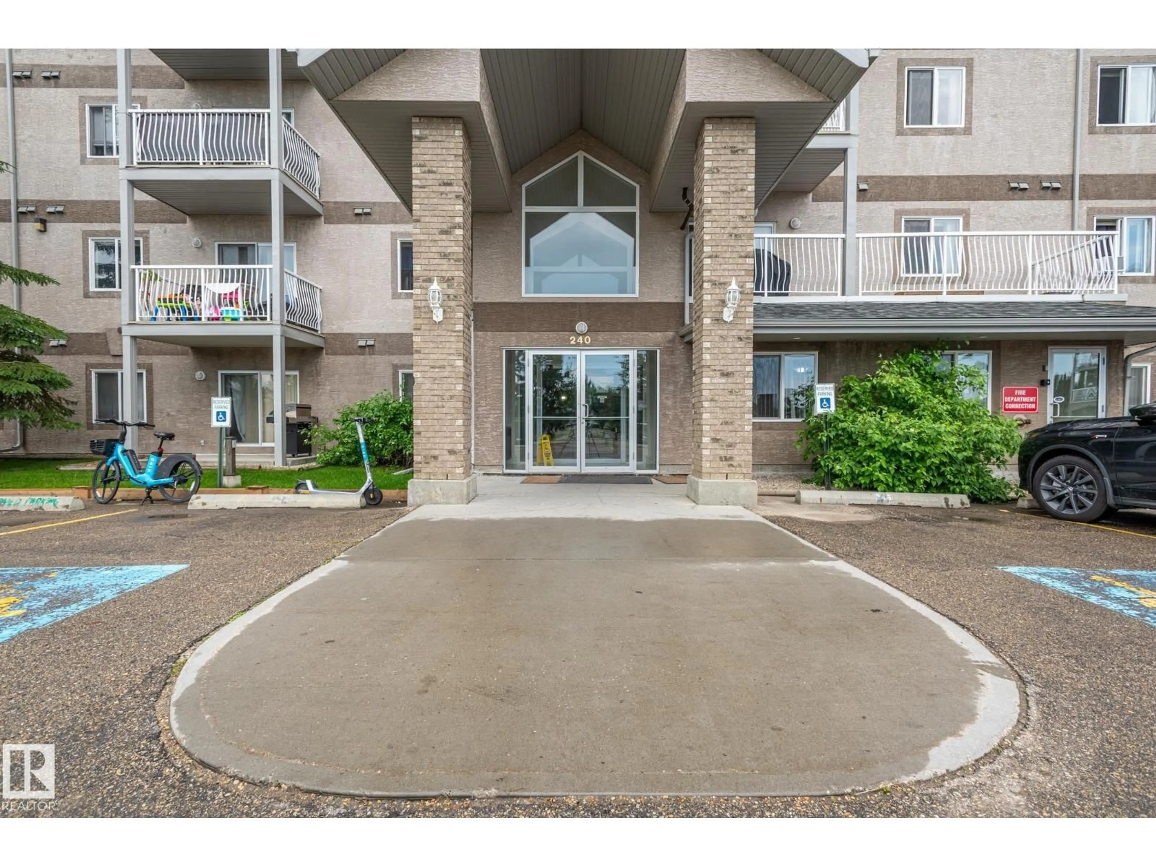 Indoor foyer for #314 - 240 SPRUCE RIDGE RD, Spruce Grove Alberta T7X0G5
