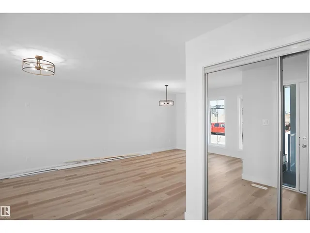 259 FALCON CR, Leduc 4