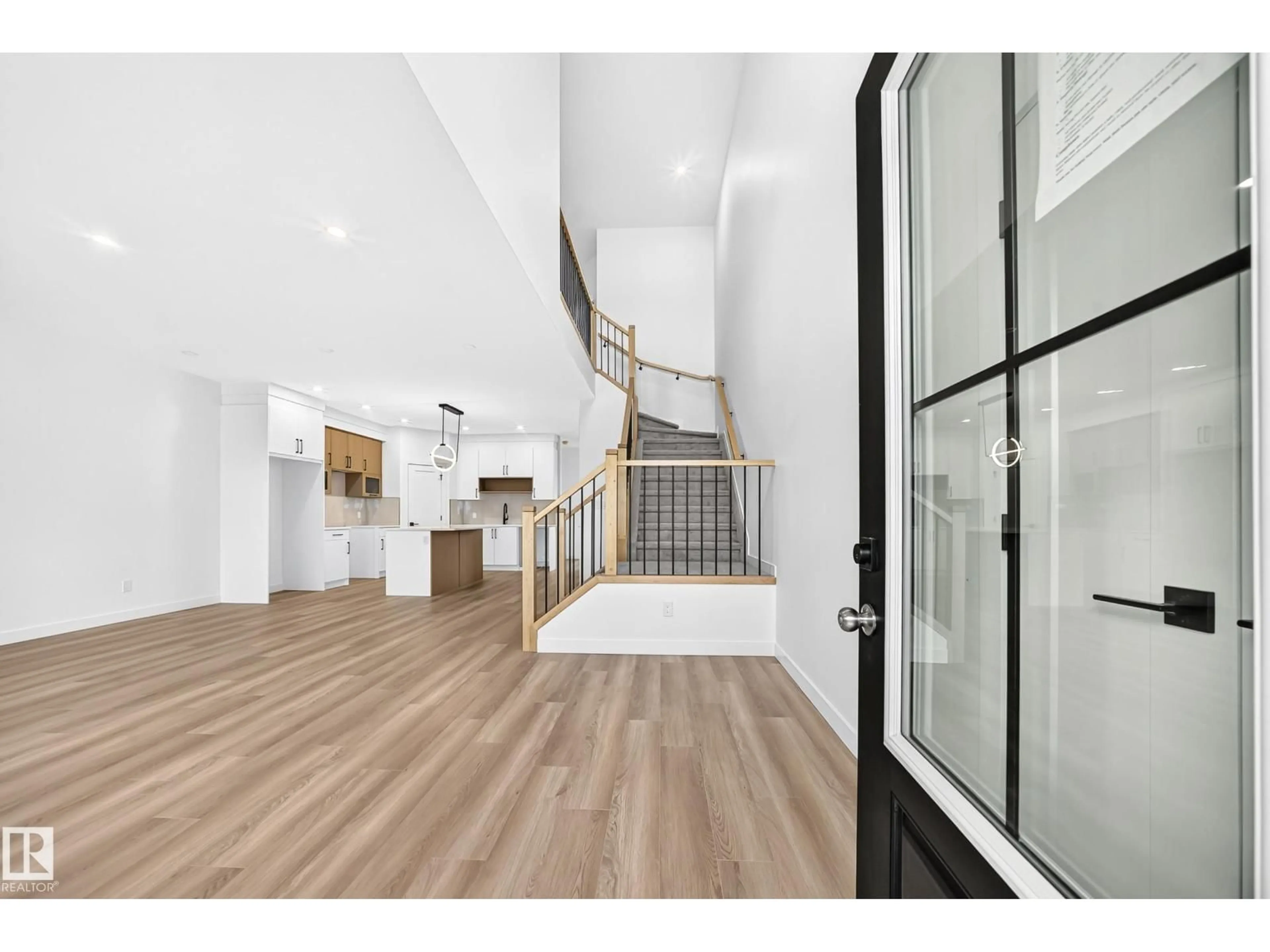 Indoor entryway for 8 WORWYCK CM, Spruce Grove Alberta T7X4S4