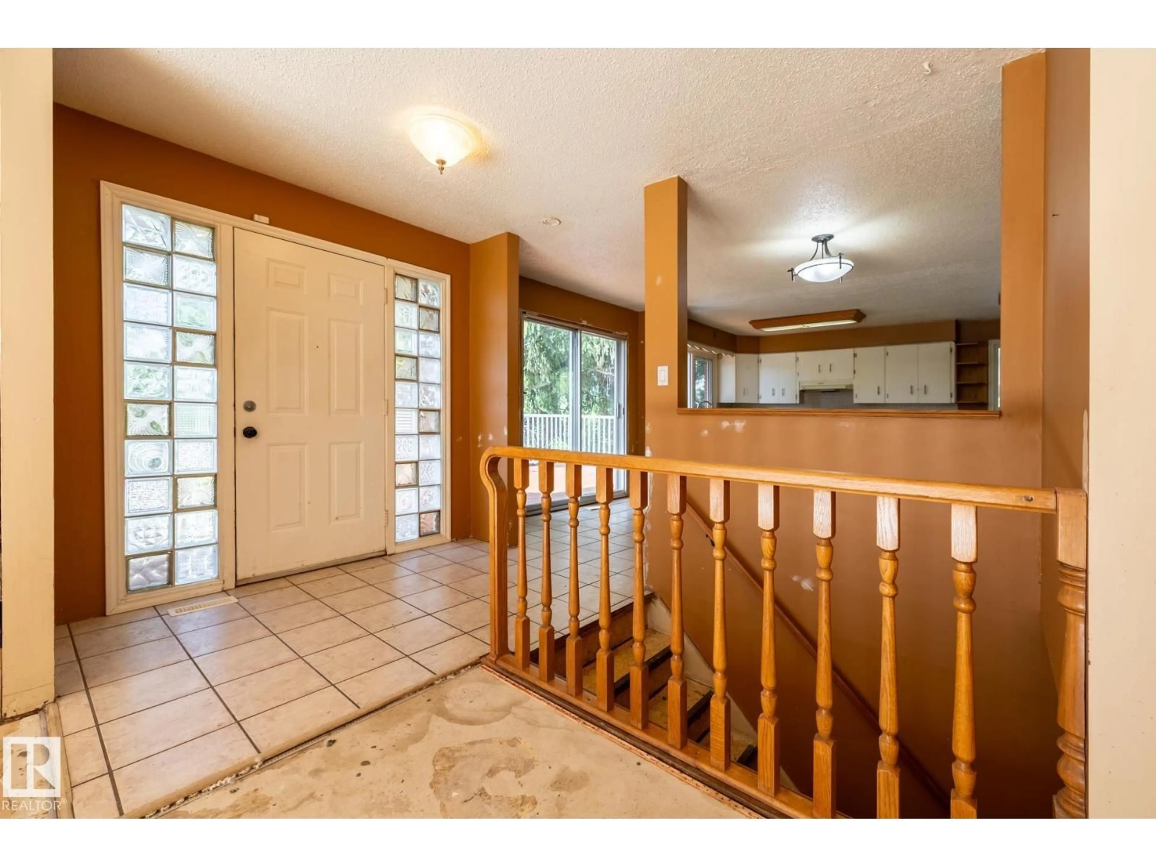 Indoor foyer for 22051 - 86 TWP ROAD 530 ROAD, Rural Strathcona County Alberta T8E2C4
