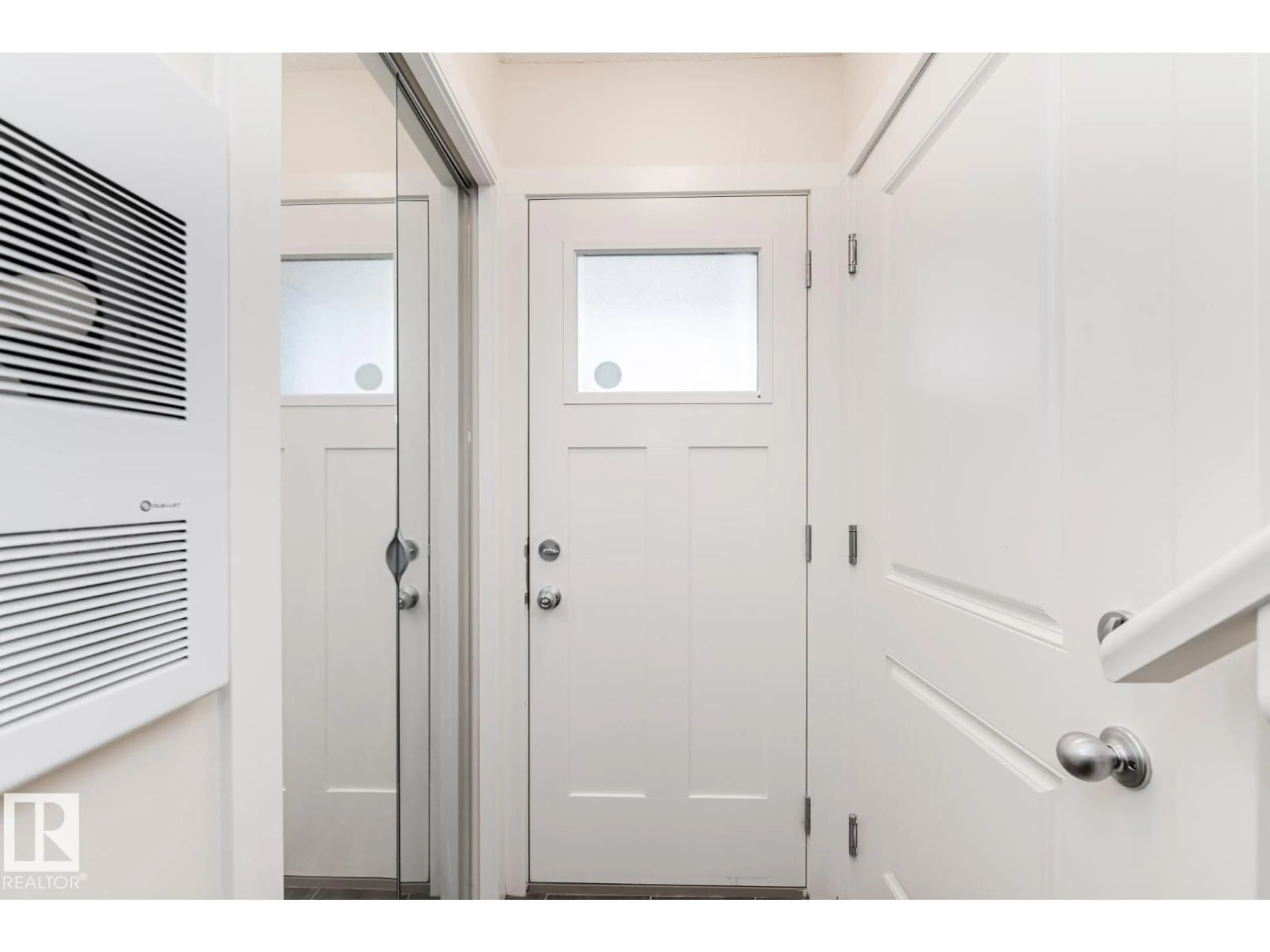 Indoor entryway for #81 - 1530 TAMARACK BV, Edmonton Alberta T6T2E6